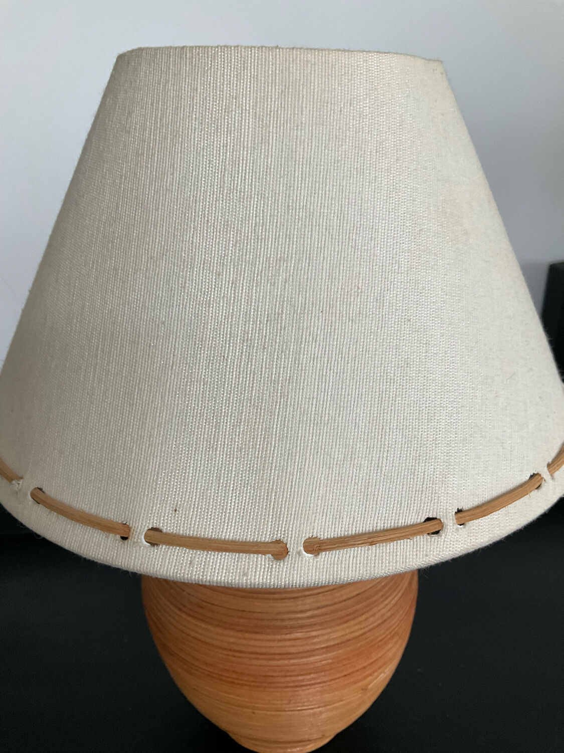 Vintage lamp from the 70s in ceramic and wicker
