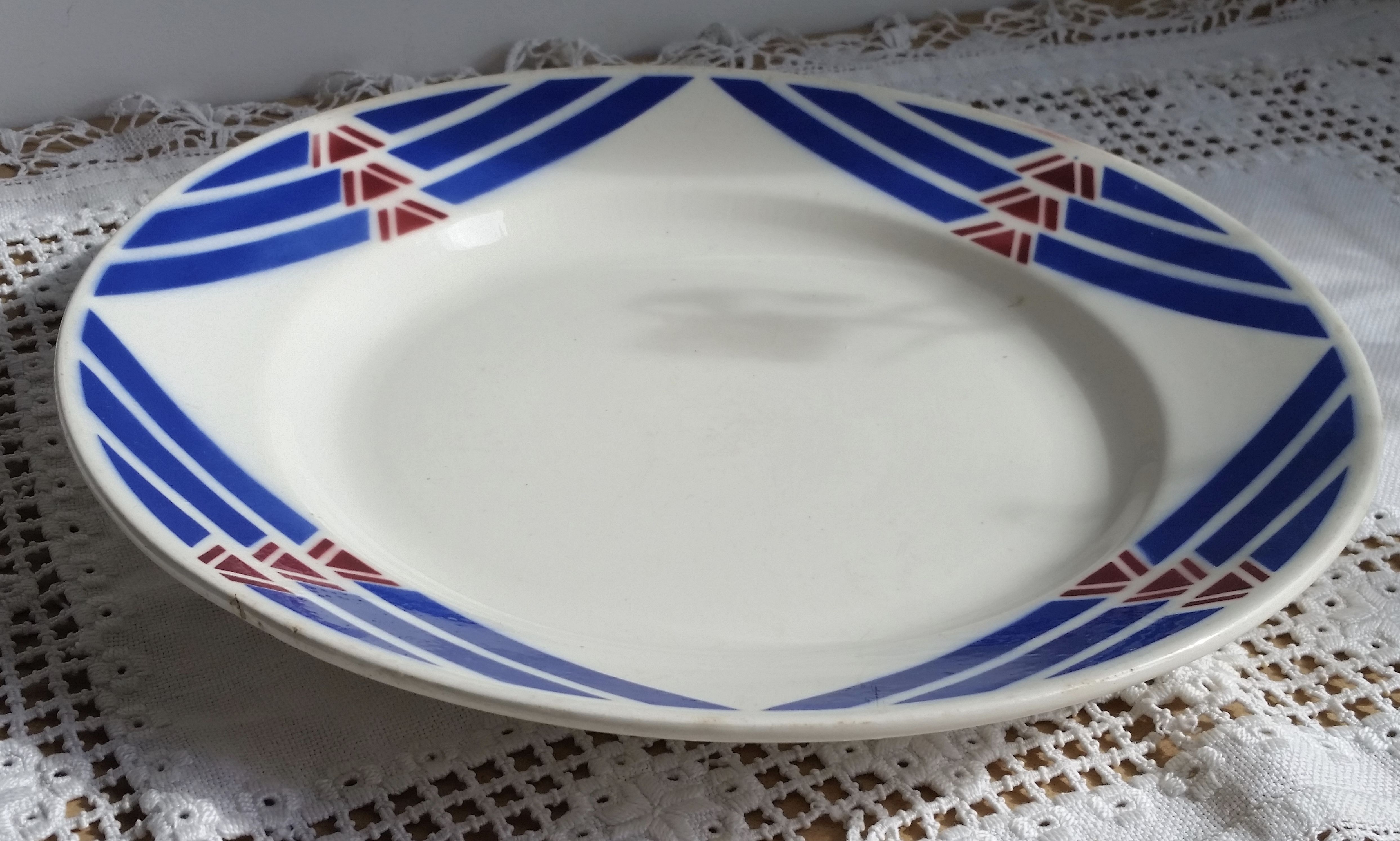 Badonviller round serving dish geometric design blue and red, Stella model
