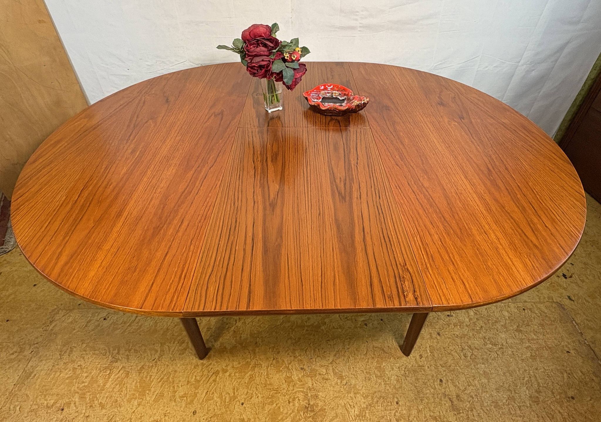 Table à manger ronde extensible en teck rétro des années 1960-1970 par Nathan