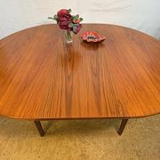 Table à manger ronde extensible en teck rétro des années 1960-1970 par Nathan