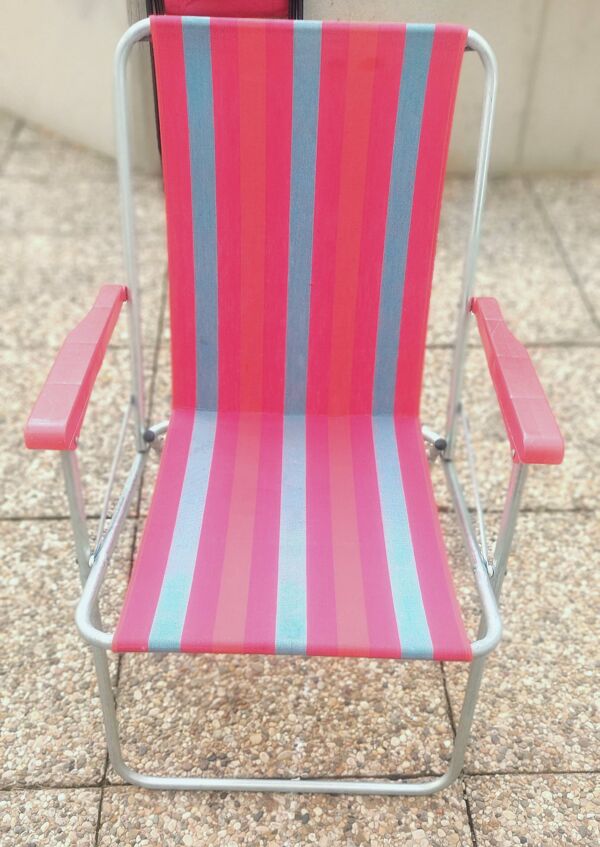 Paire de fauteuil pliant en aluminium et de fauteuil du Metteur-en-scène en fer