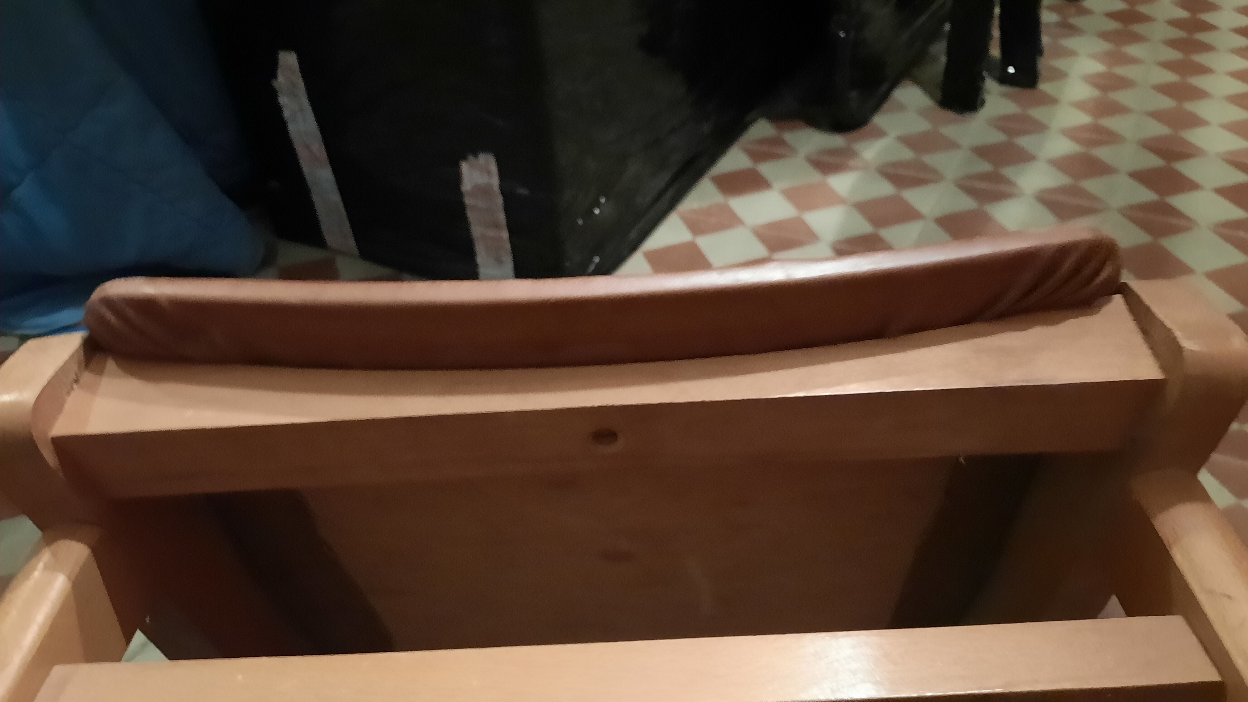 6 Scandinavian style chairs