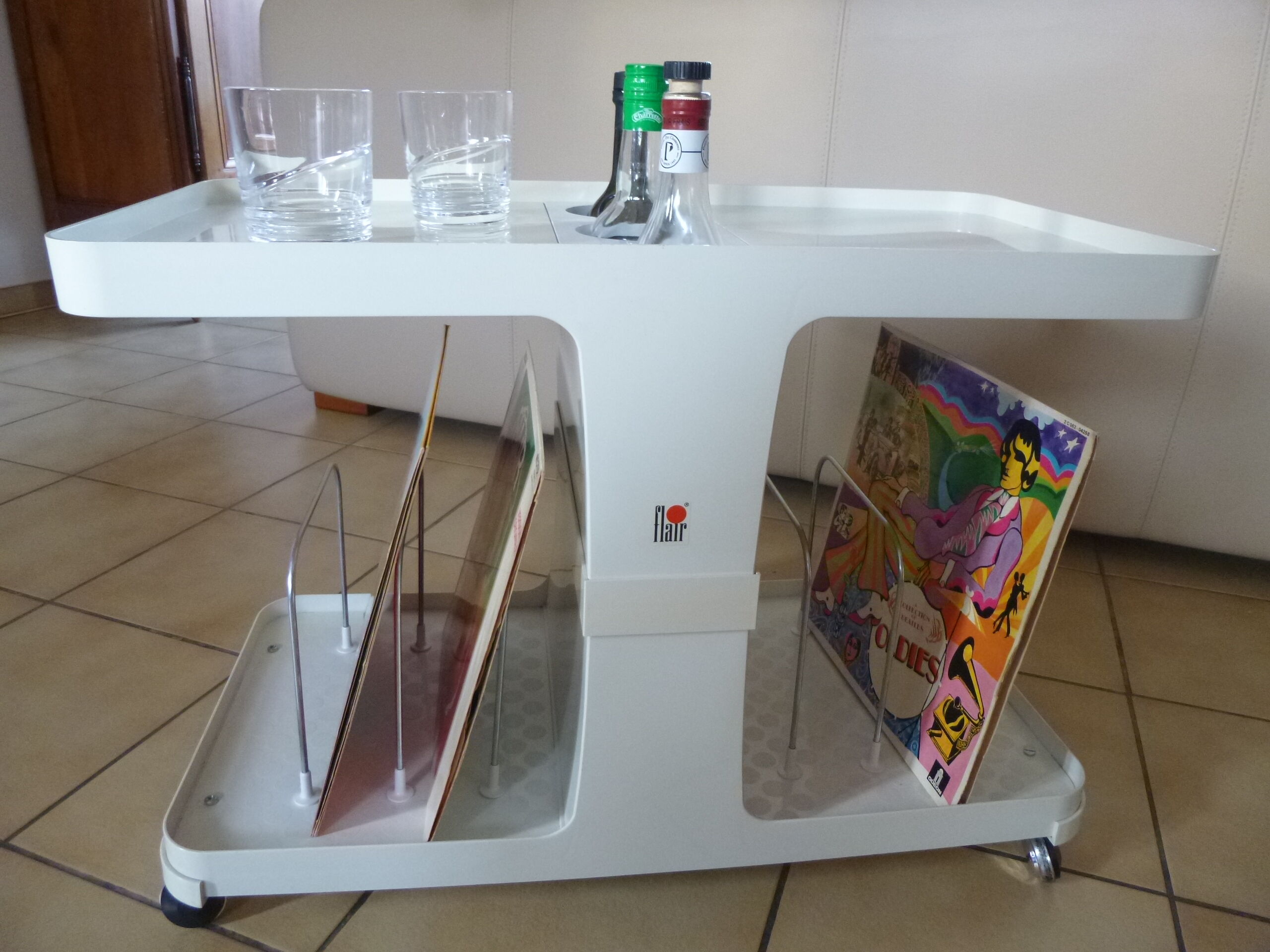 Desserte Disco Bar from Flair