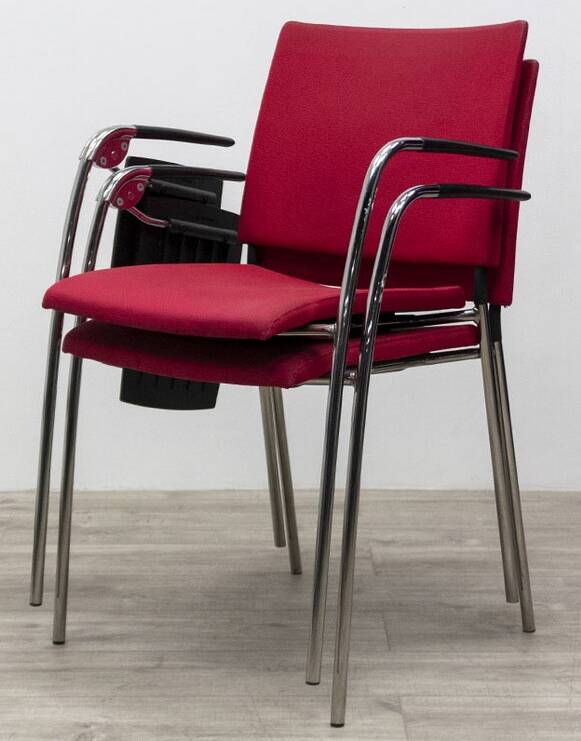 Chaises conférence avec tablette amovible