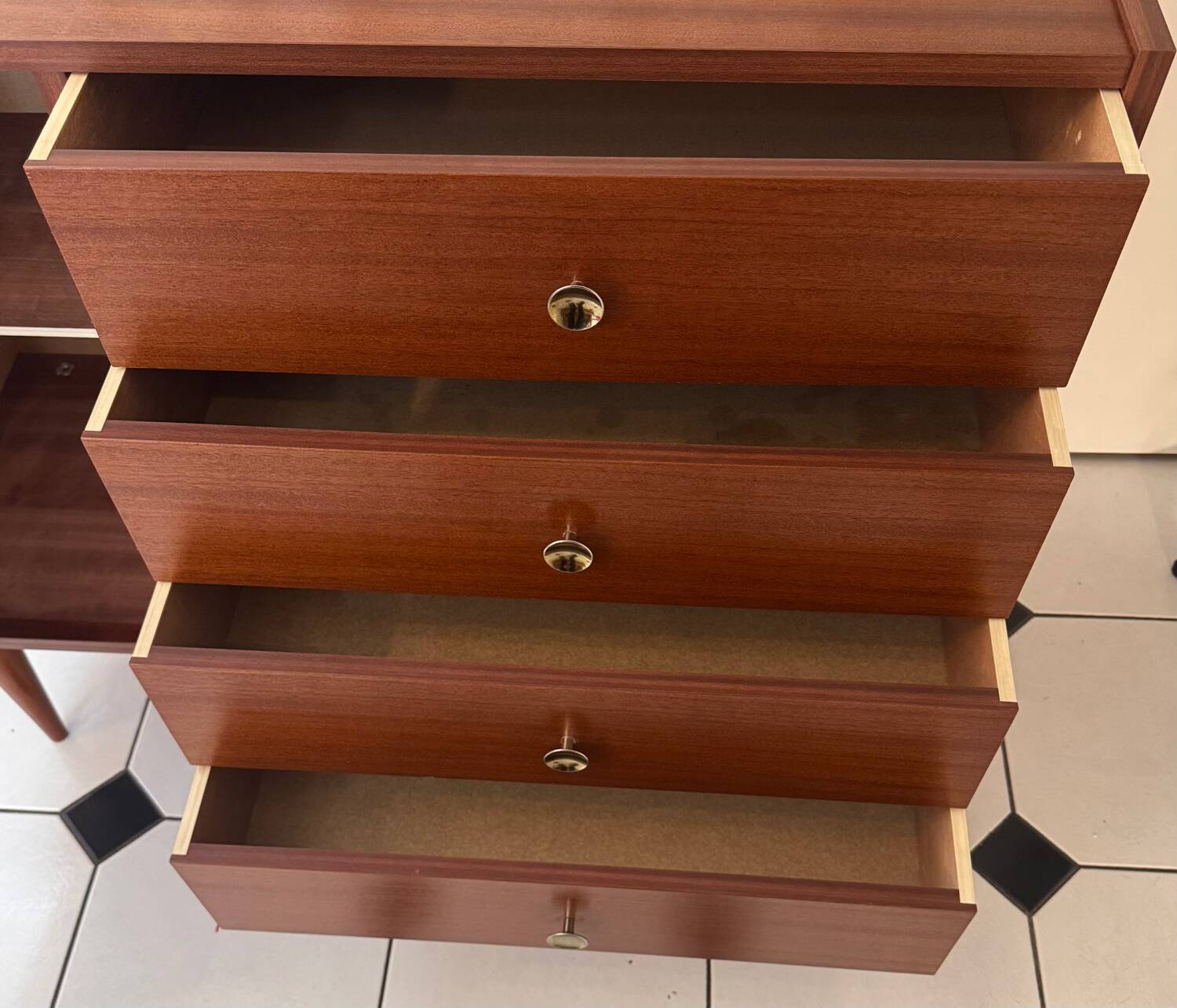 Vintage Scandinavian sideboard/sideboard