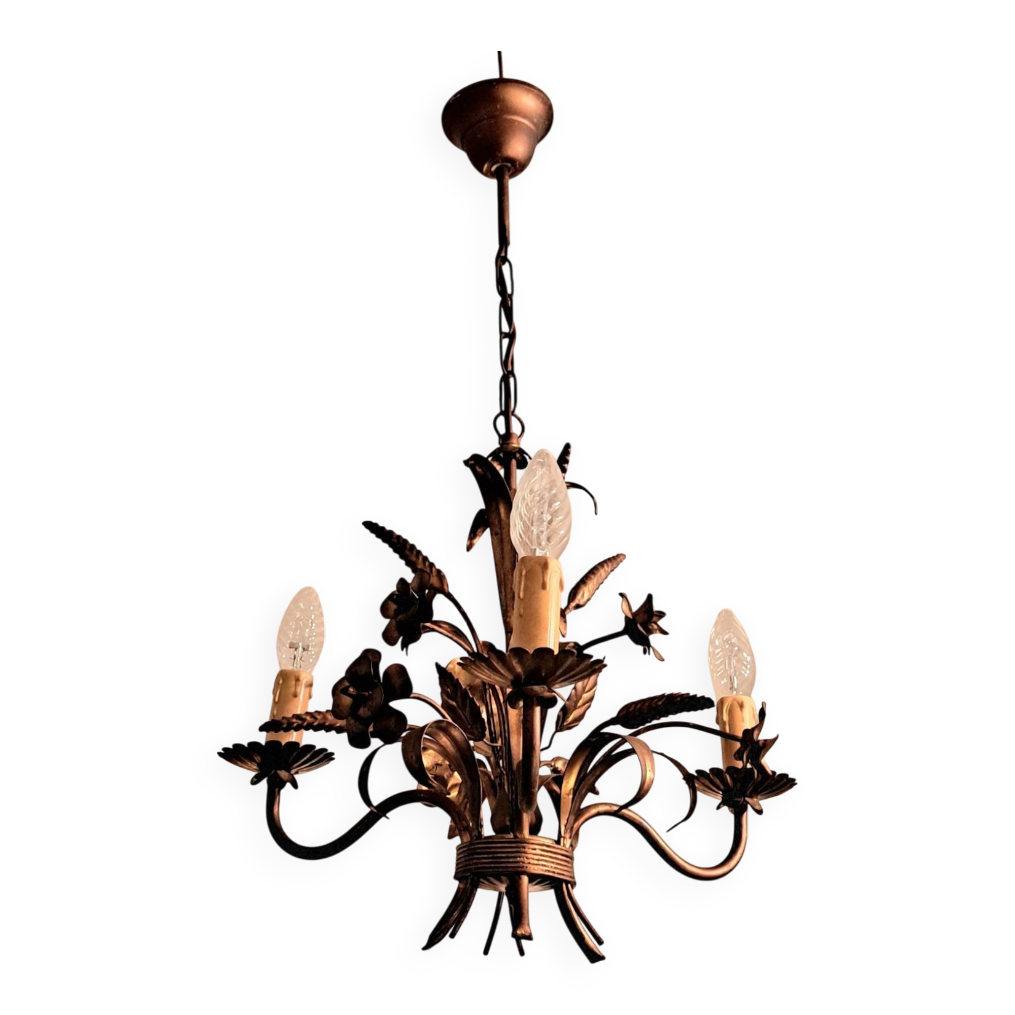 Chandelier with ears of wheat and flowers in gilded metal