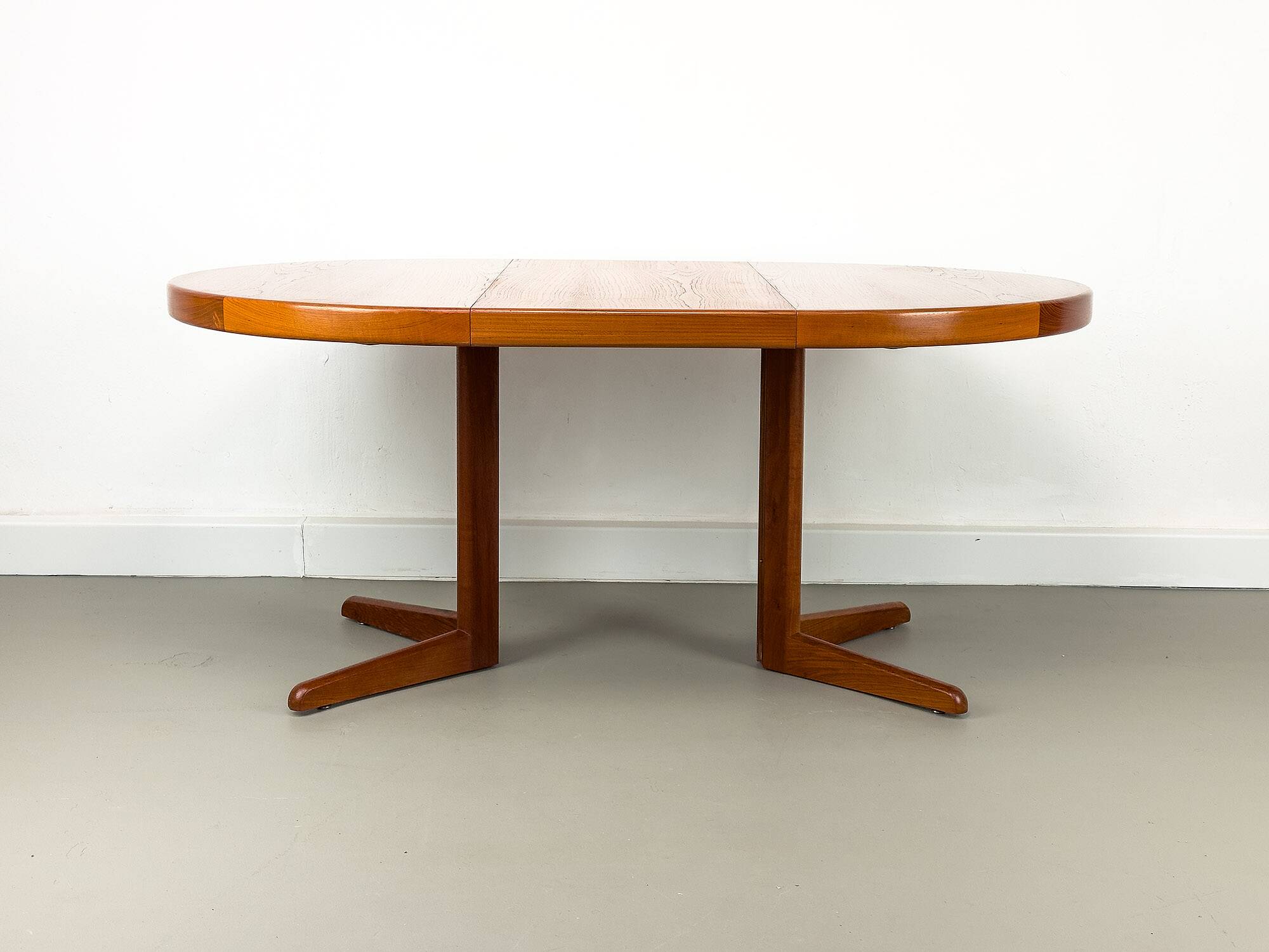 Table de Salle à Manger Ronde en Teck par HW Klein pour Bramin, Danemark, 1960s