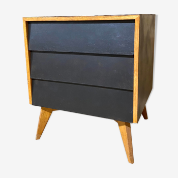 Chest of drawers with inclined drawers and fusele feet