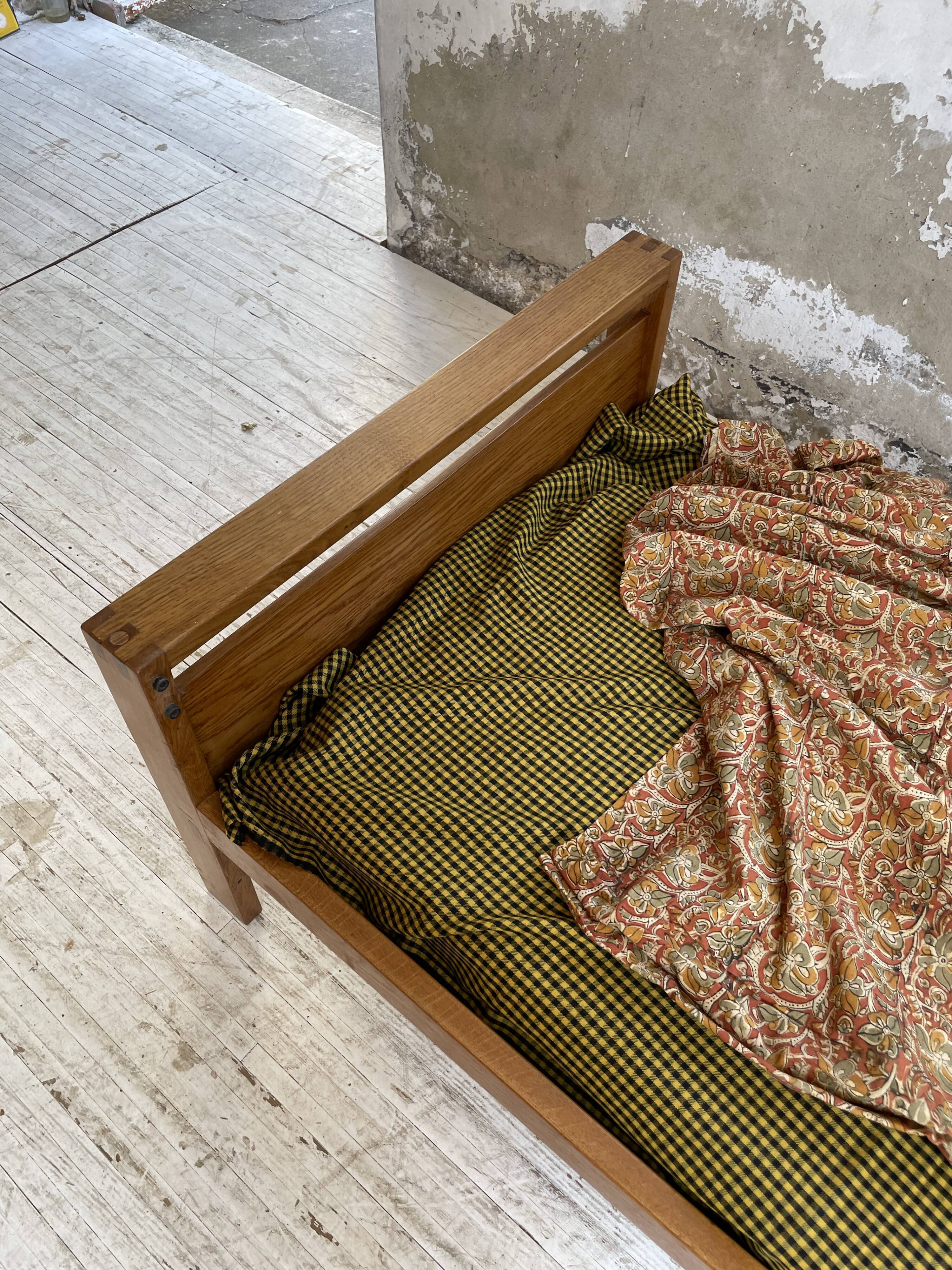 Daybed bed L06A in solid elm Chapo