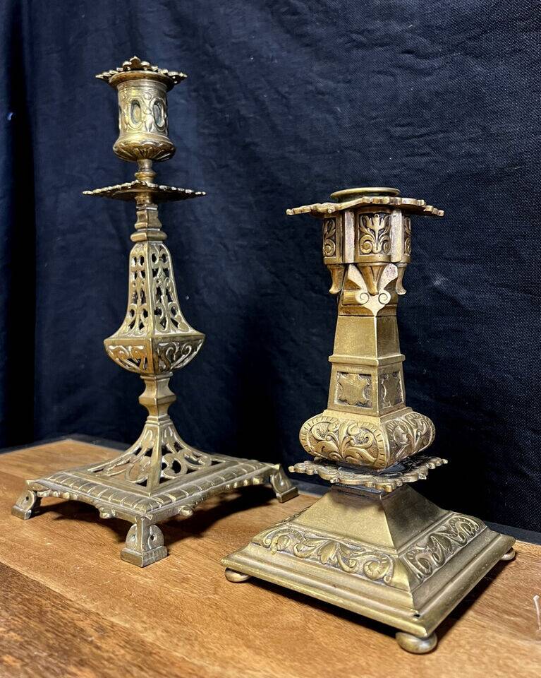 Two orientalist style candlesticks in gilded bronze from the late 19th century, circa 1880