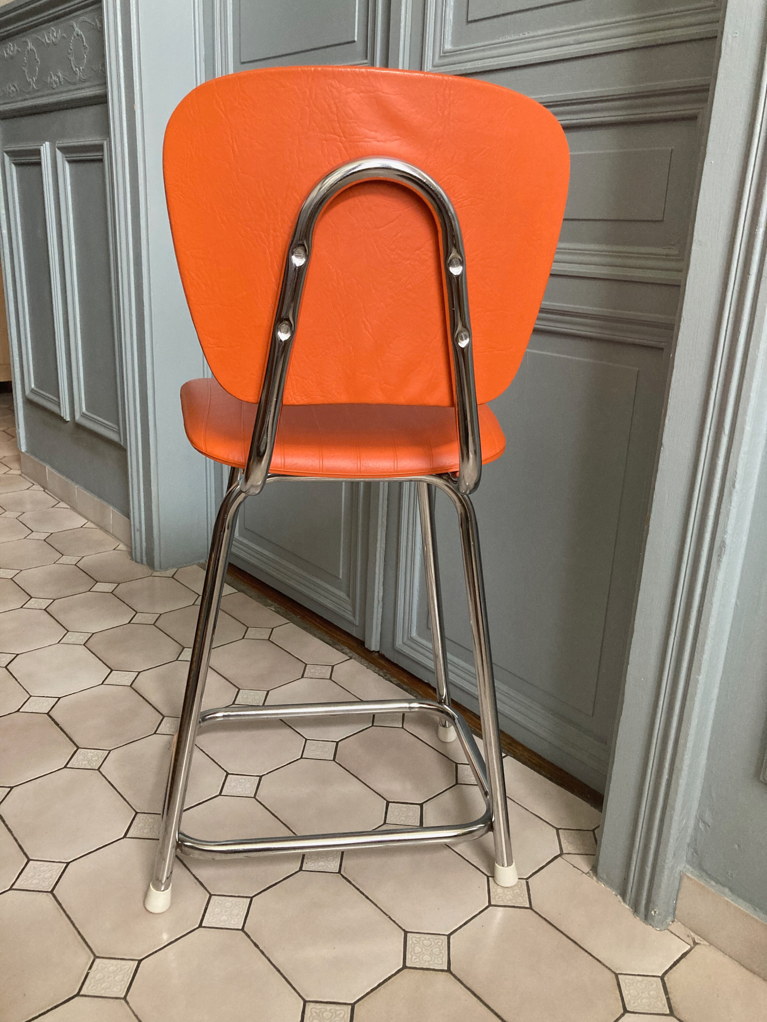 Duo of chair and stool 1970 orange and chromes