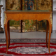 Table à écrire en bois doré et noyer Louis VI