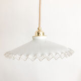 Opaline suspension with lace