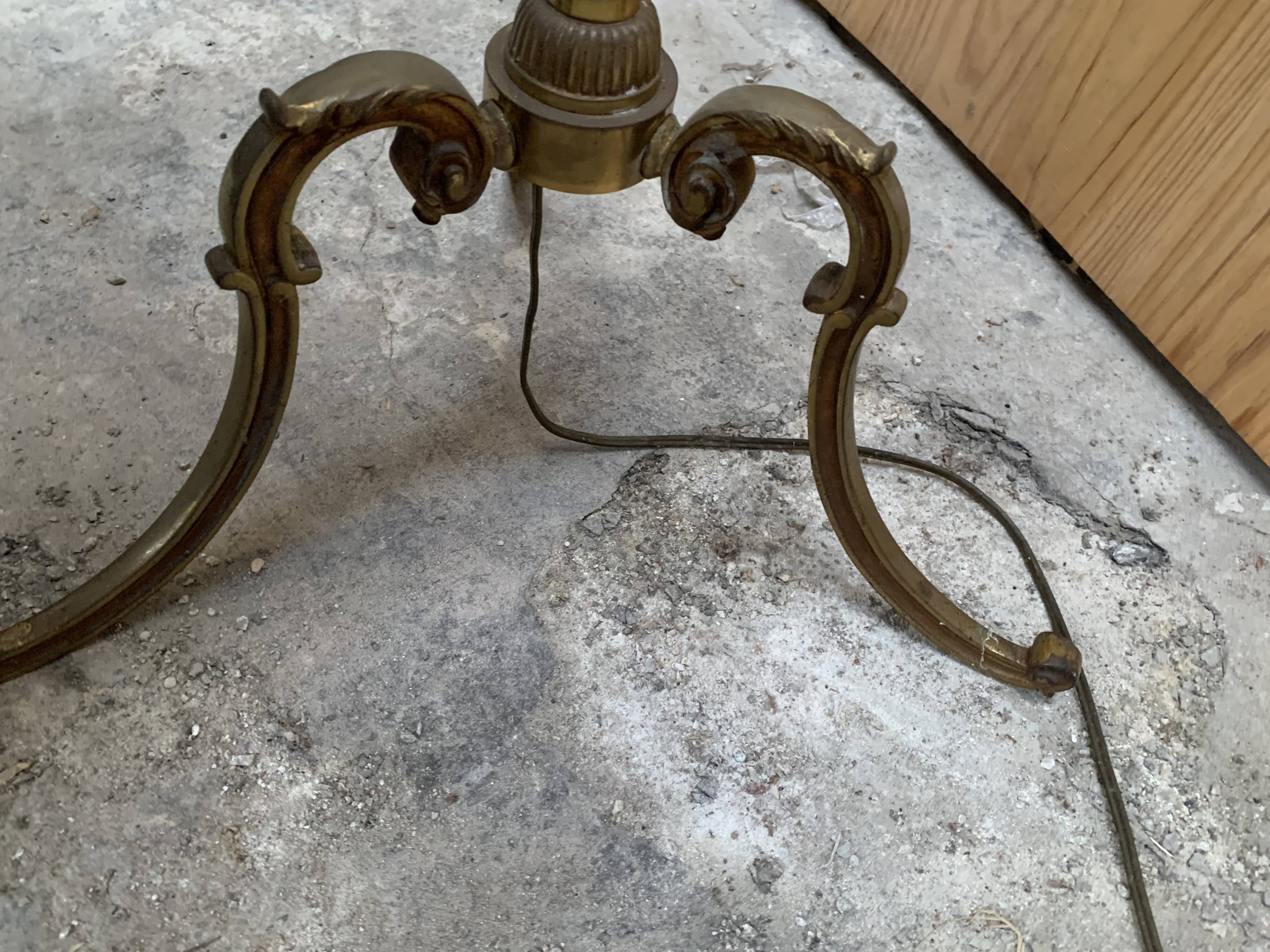 Lampadaire tripode laiton doré vintage