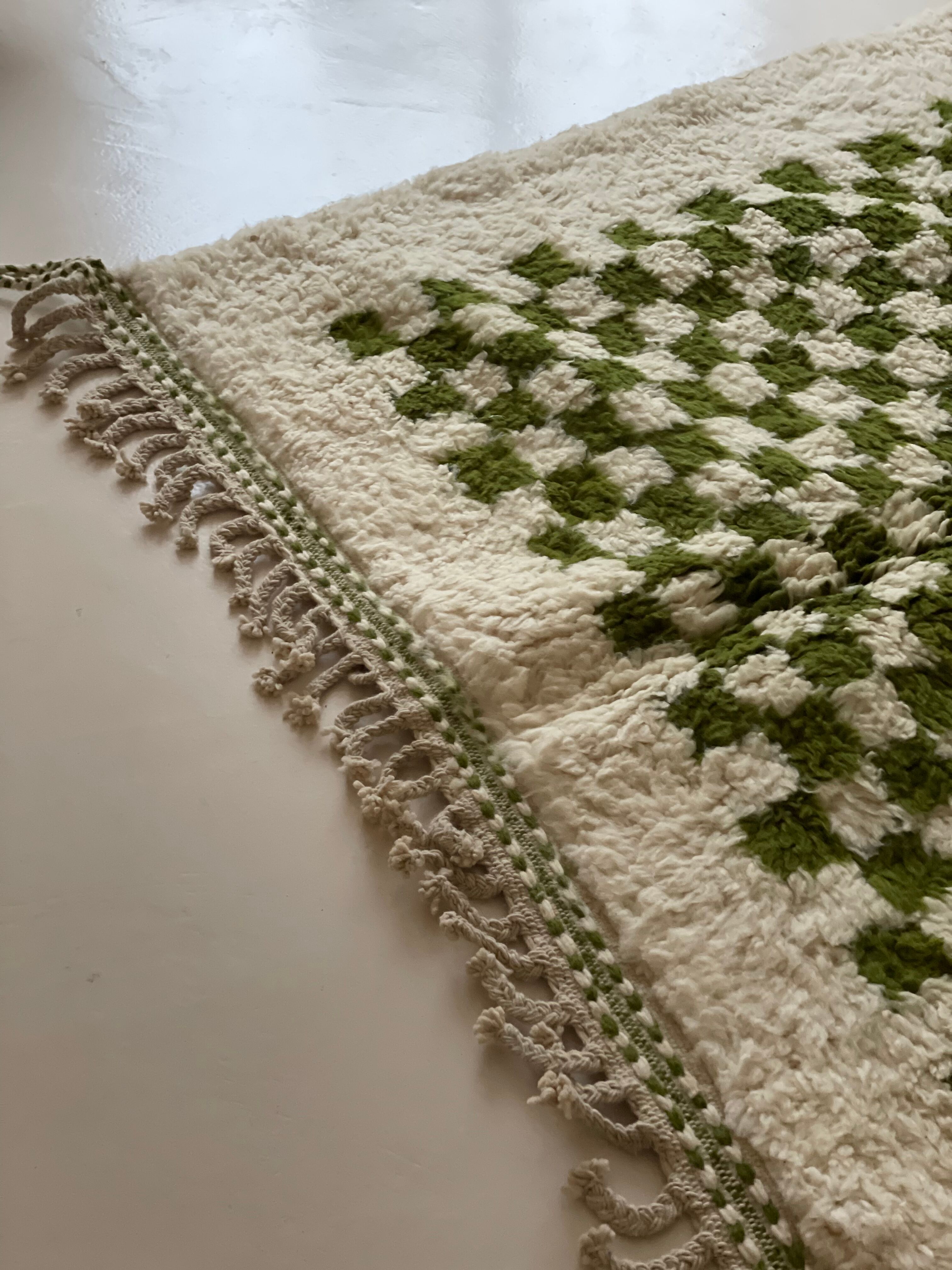 Berber carpet beni ouarain checkerboard white and green tiles wool, 270x170 cm