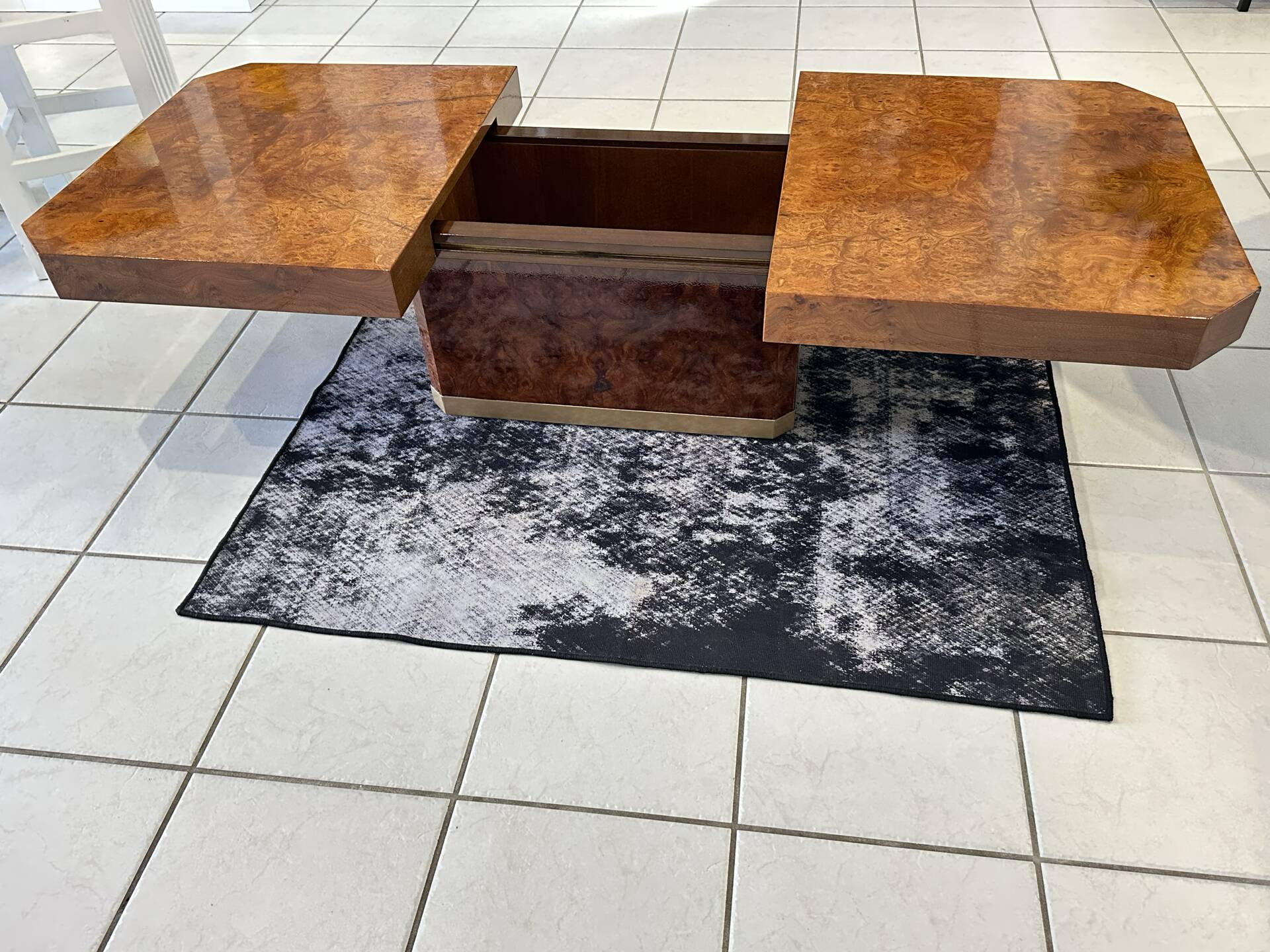 Table basse bar  en Loupe d’orme maison  Lancel vintage 1970