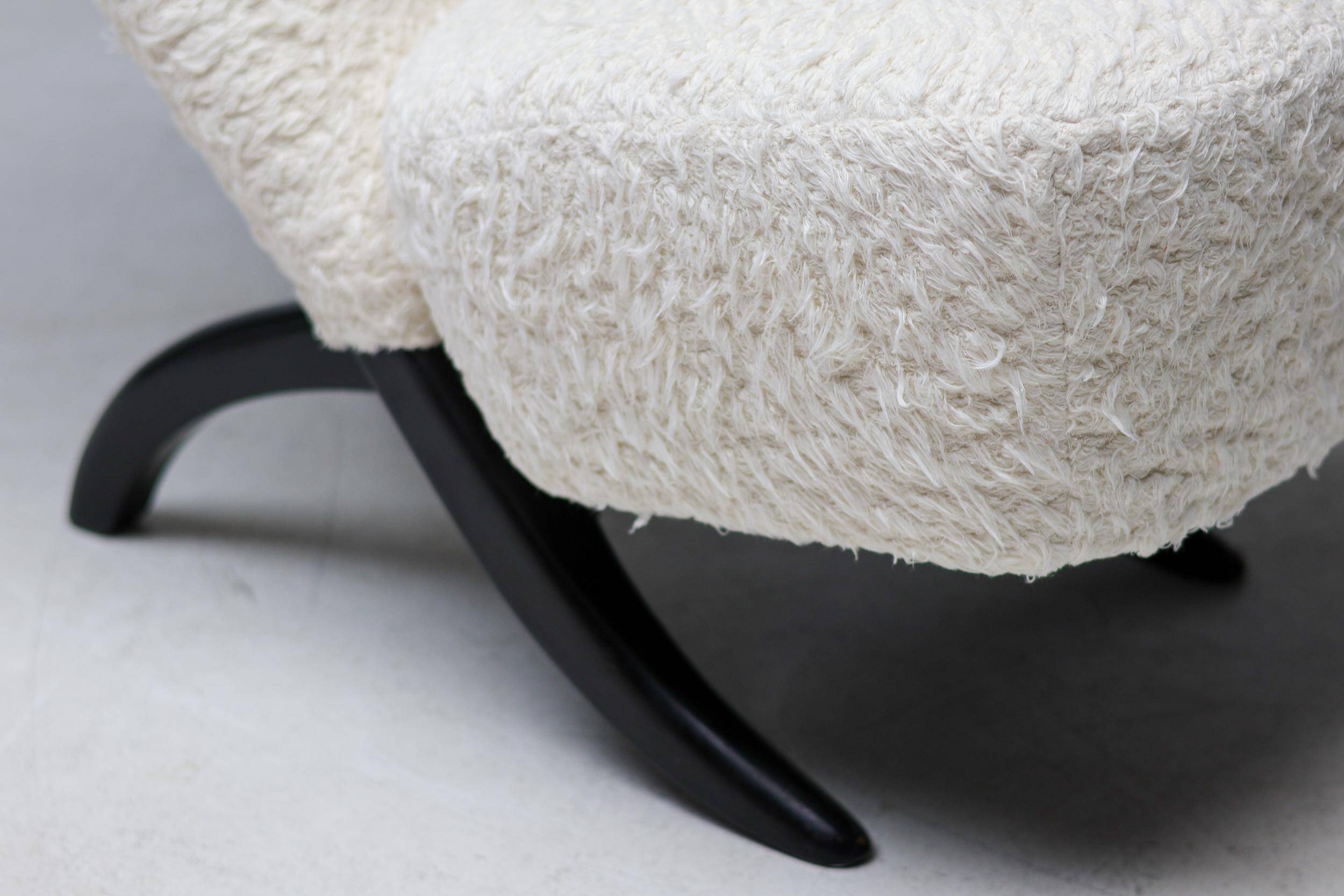 Congo chair by Theo Ruth for Artifort, white, mid-century modern.