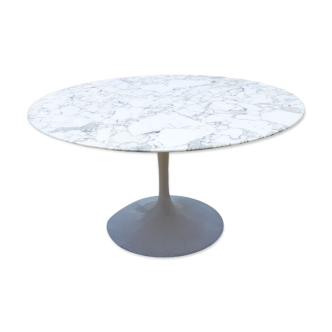 Table Tulip by& Eero Saarinen marble Calacatta, Knoll
