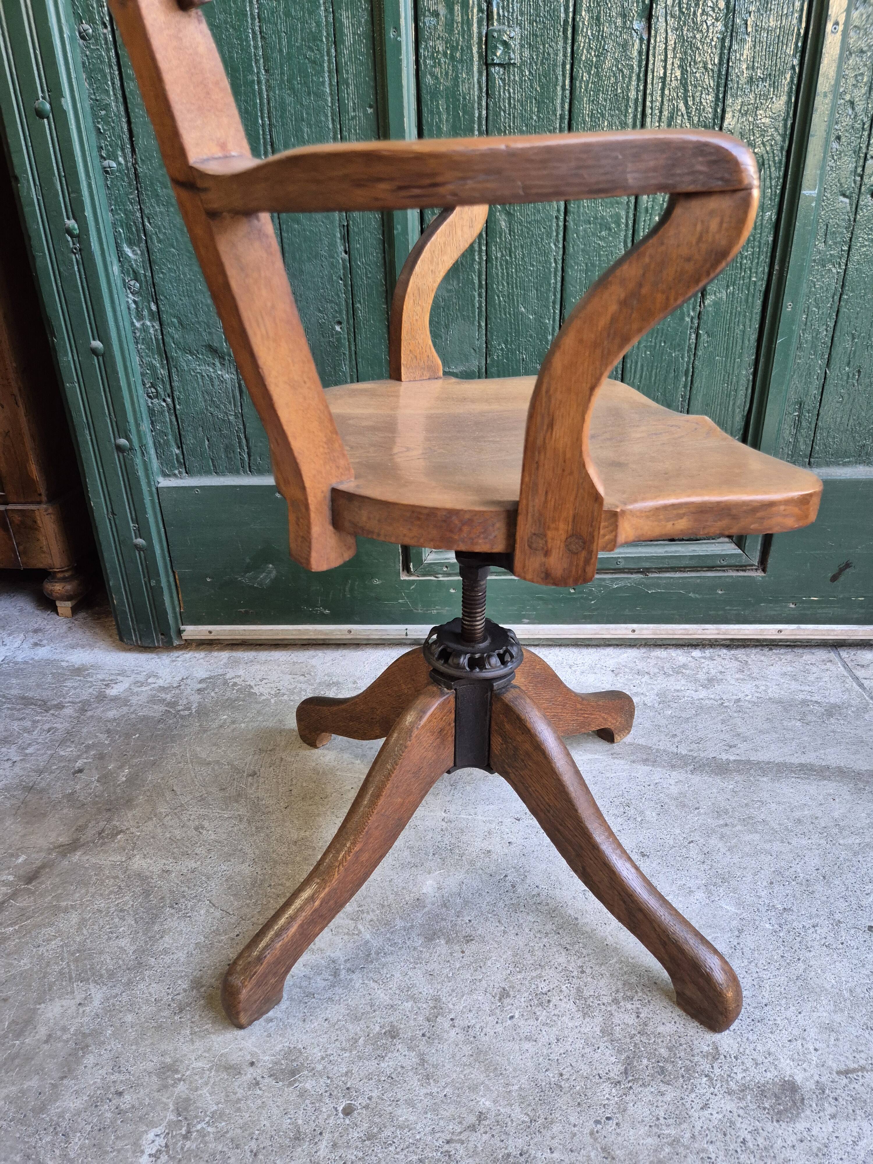 Fauteuil de bureau americain en chene reglable 1950