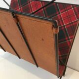 Magazine rack in black lacquered metal, leather and checkered fabric