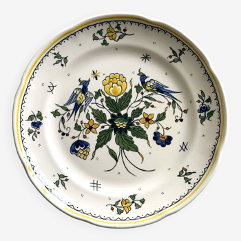 Decorative plate with handmade Moustiers style decor.