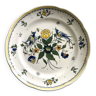 Decorative plate with handmade Moustiers style decor.