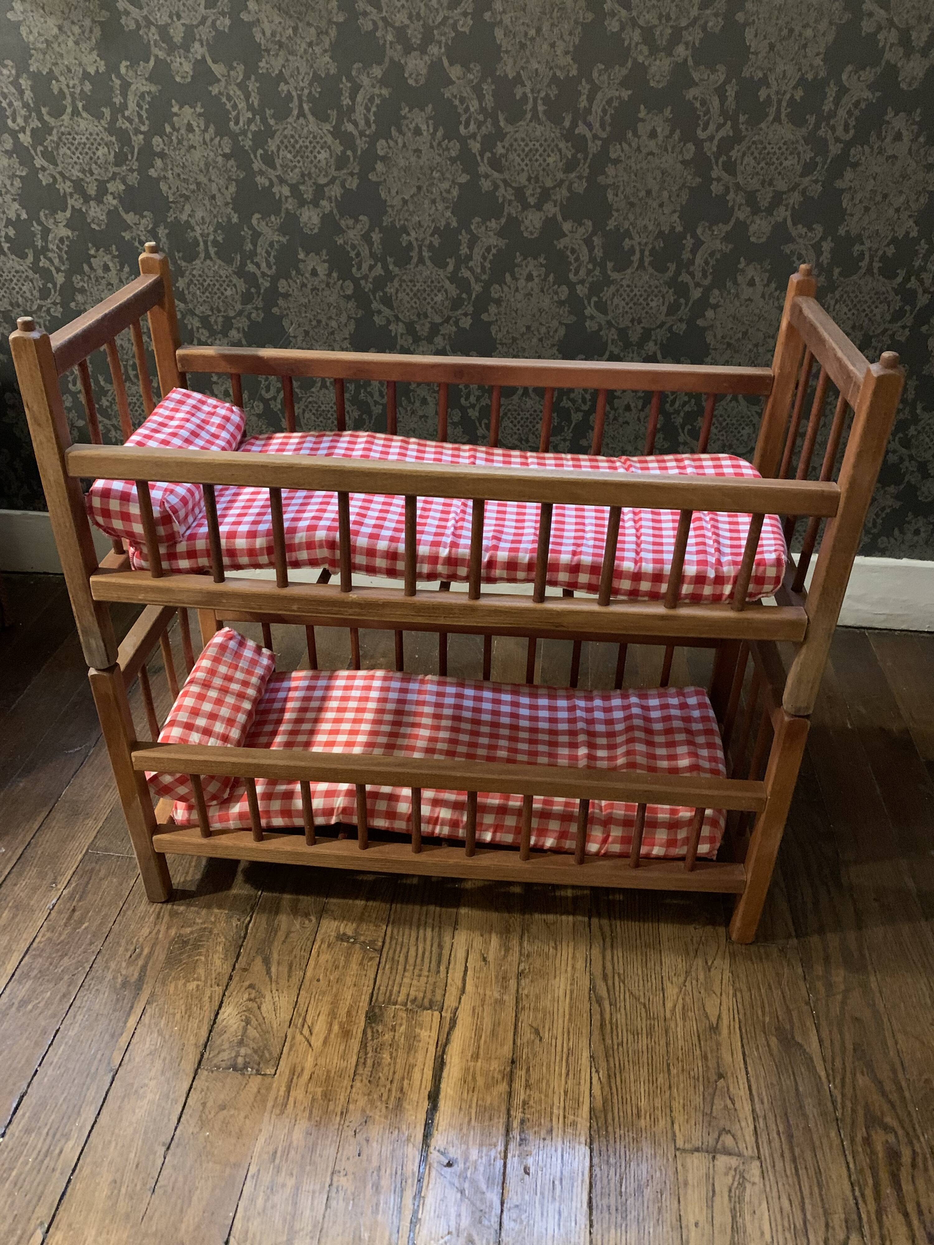 Doll beds, bunk