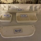 White porcelain bathroom tablet set