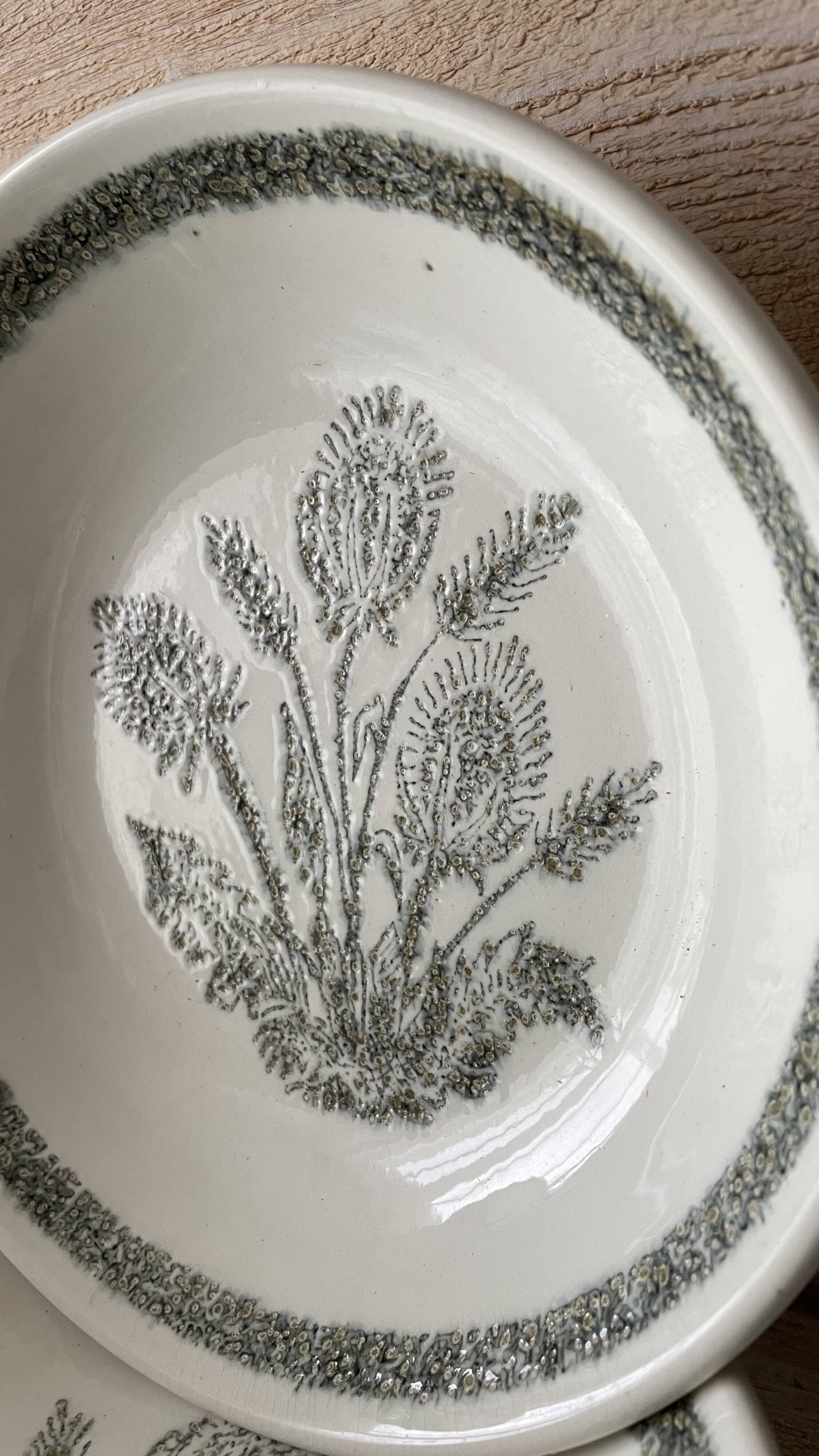 Set of 6 soup plates with thistles