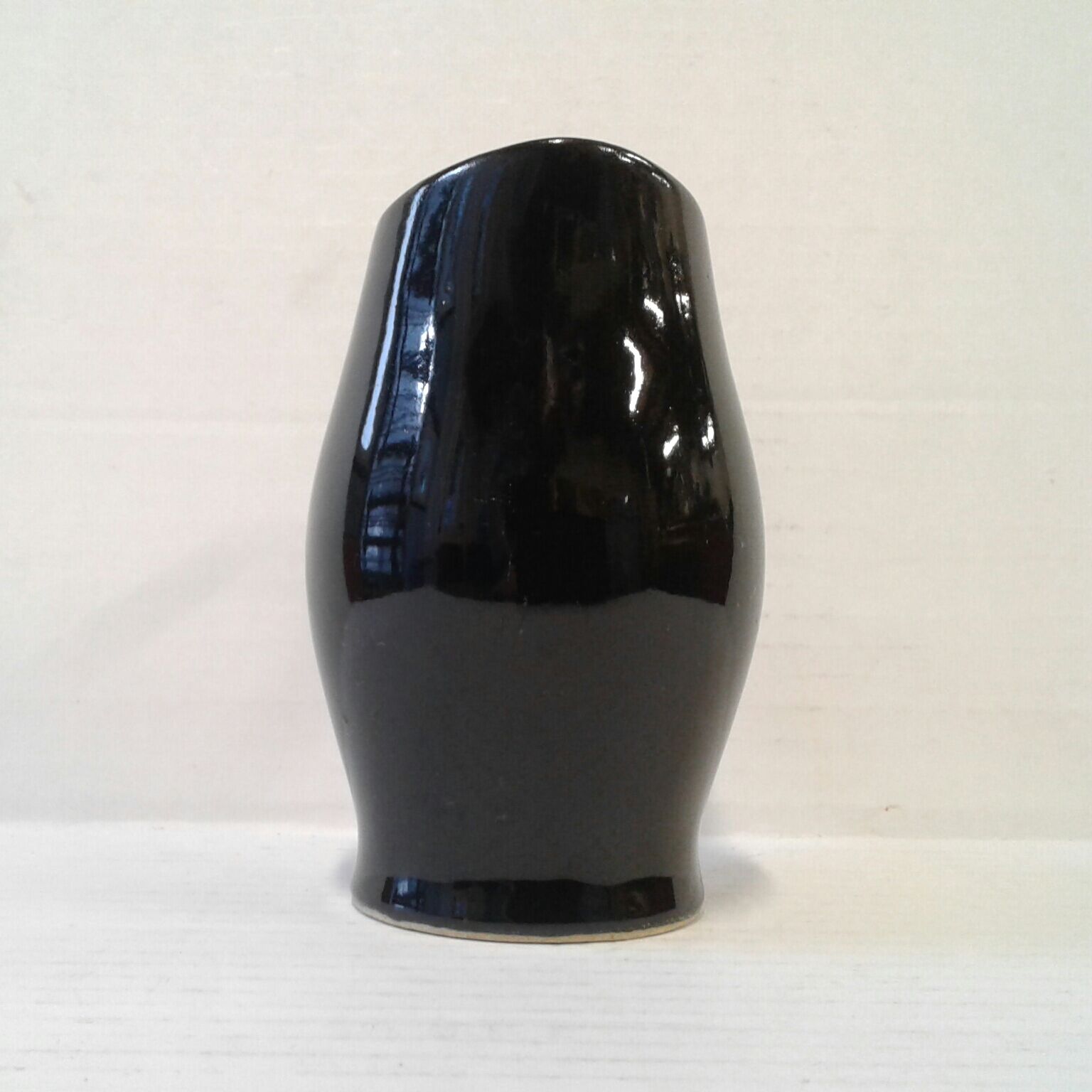 Pitcher faience Keraluc Quimper vintage
