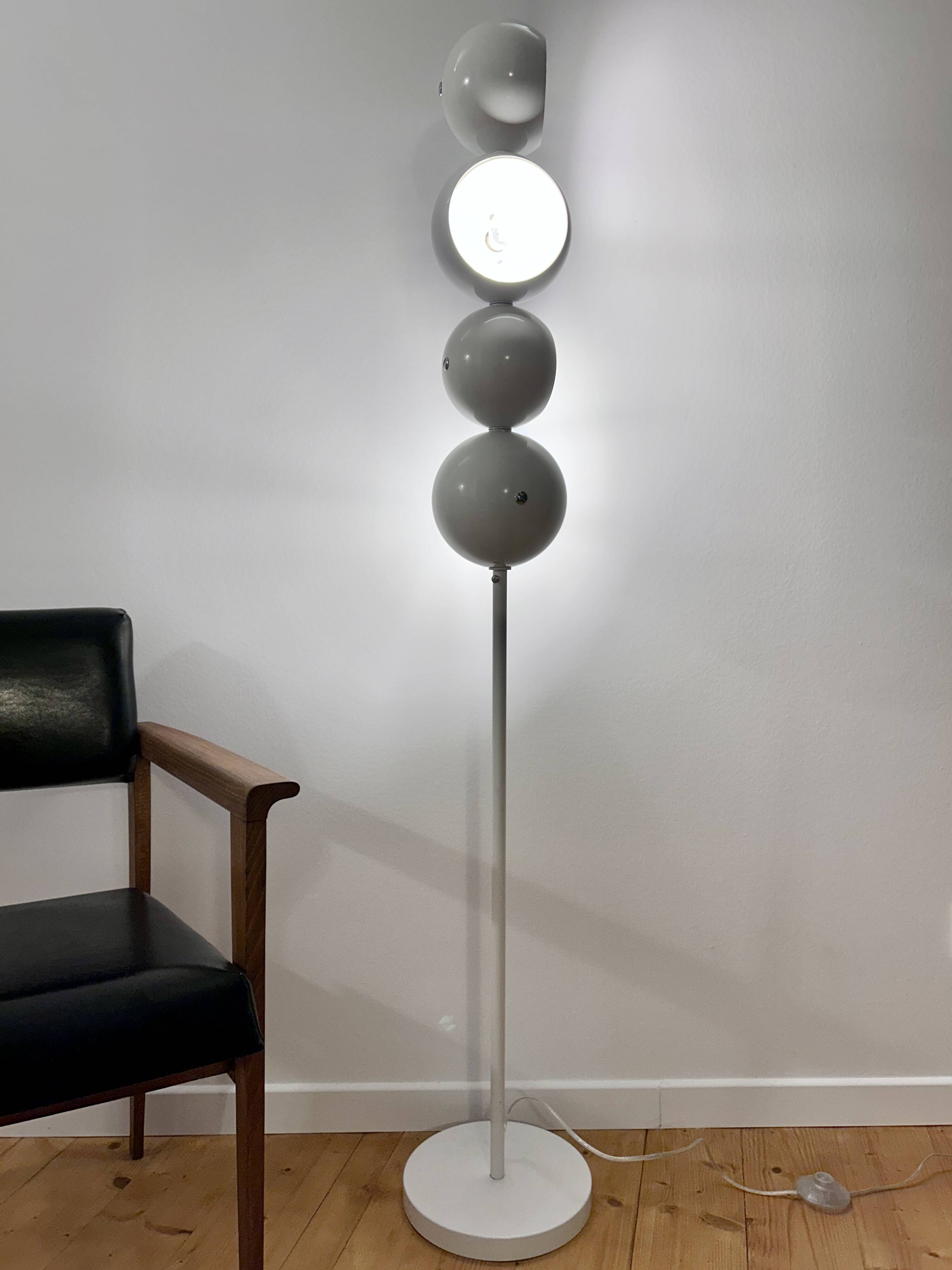 Lampadaire eyeball en métal blanc