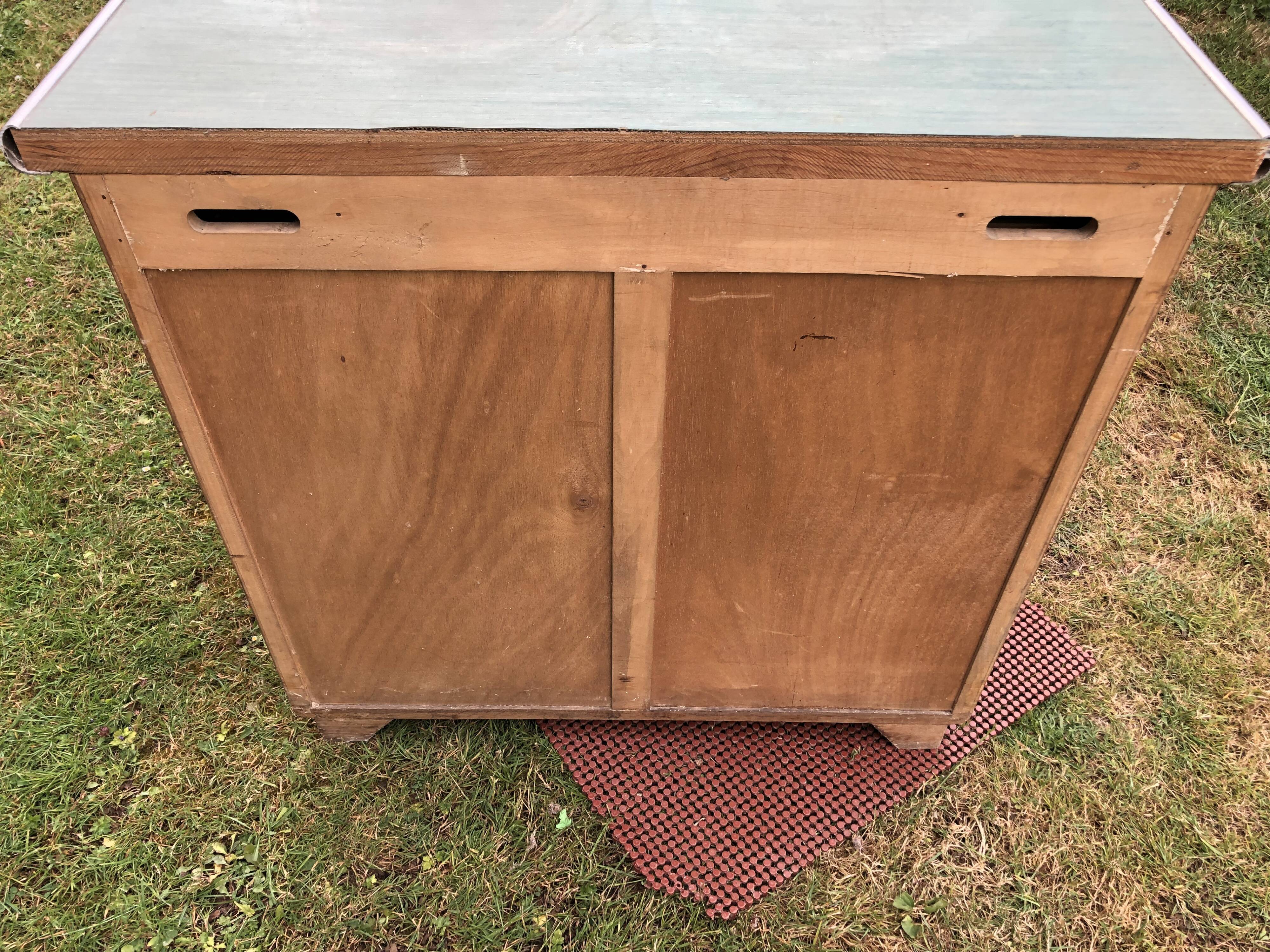Buffet Mado vintage à 2 portes et 1 tirette en cp chêne.