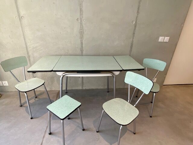 Table formica extensions 150 cm with 4 seats