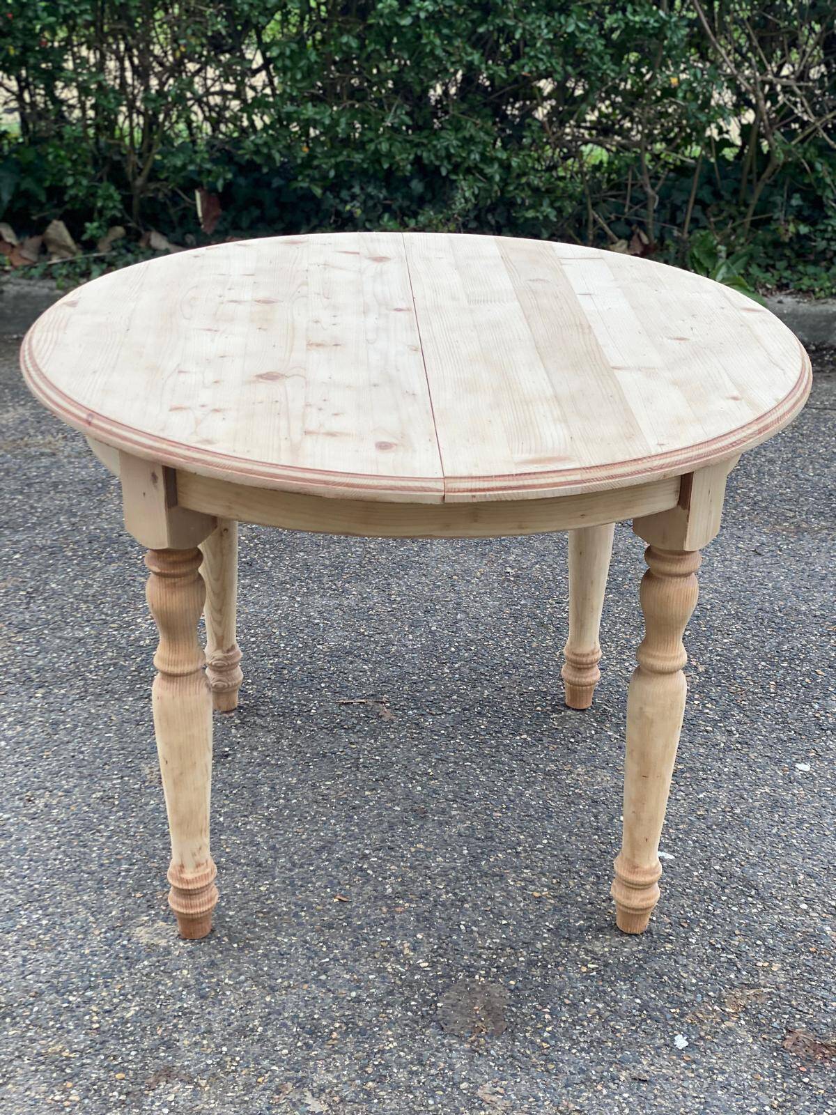 Renovated oval extendable round table in raw wood 115-160cm