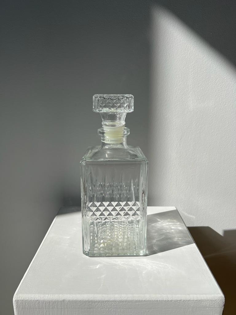 Vintage glass whiskey decanter H:22cm