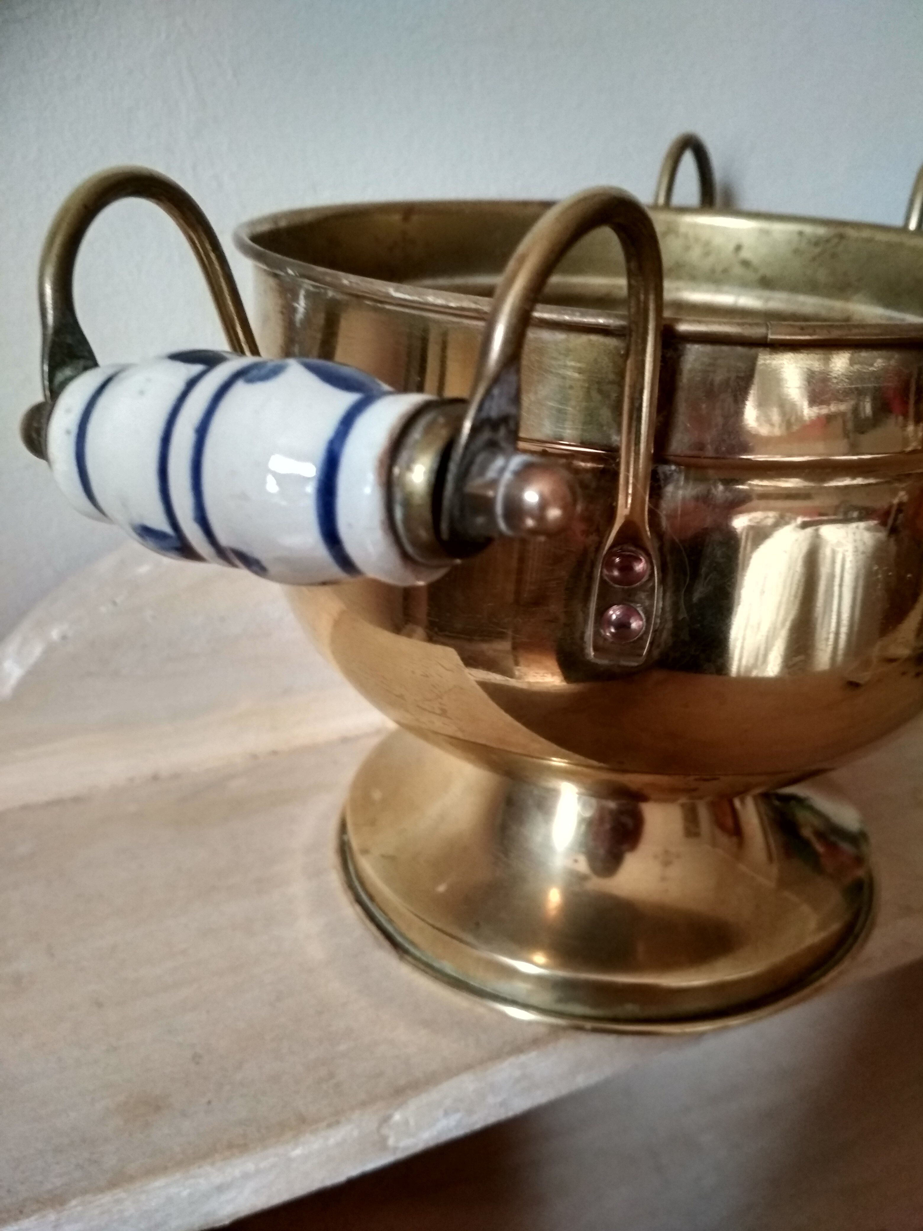 Small cauldron on foot with ceramic handles, vintage pot cover