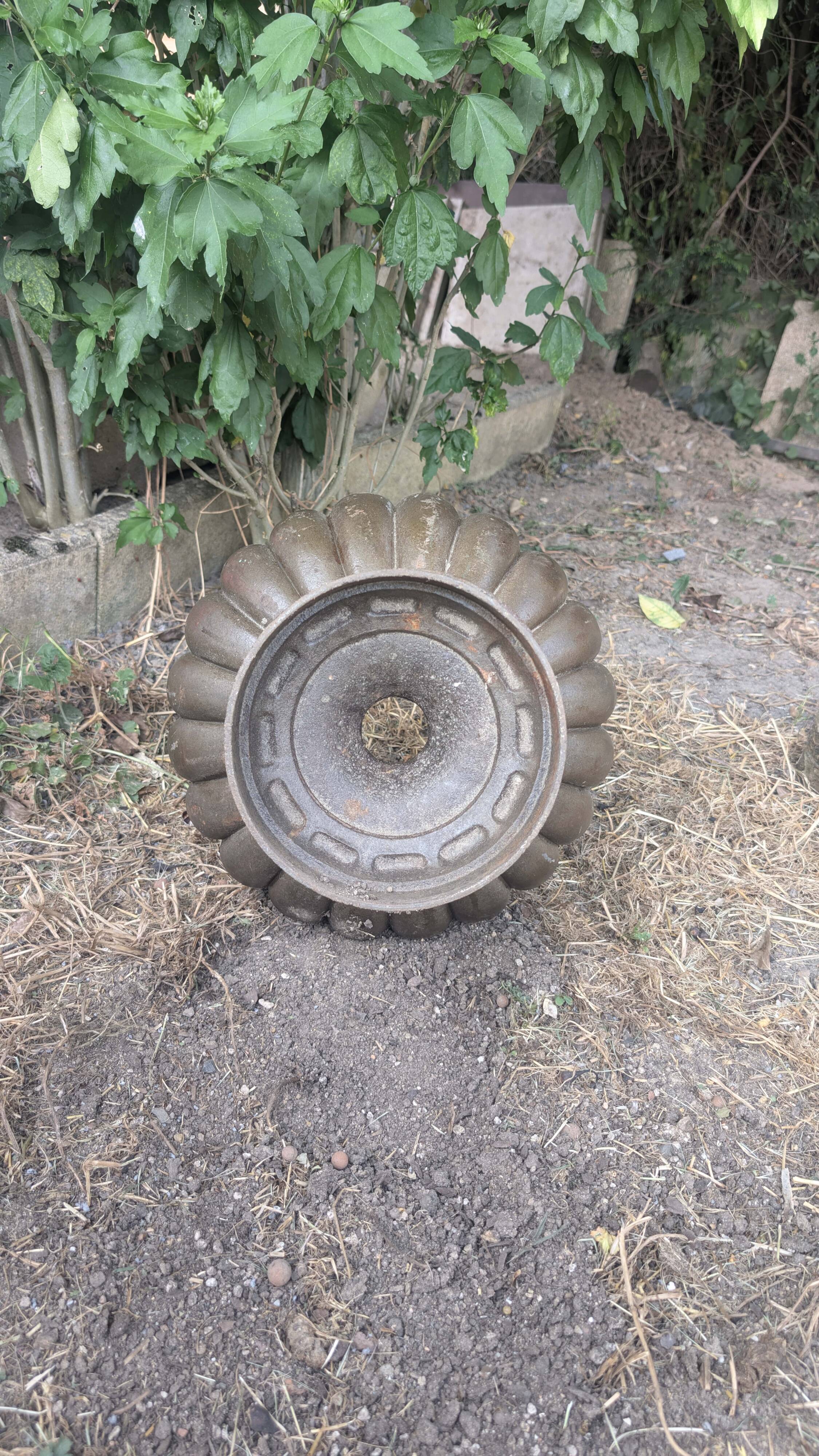 Medici vase with gadroons in cast iron by alfred corneau in charleville, 19th century