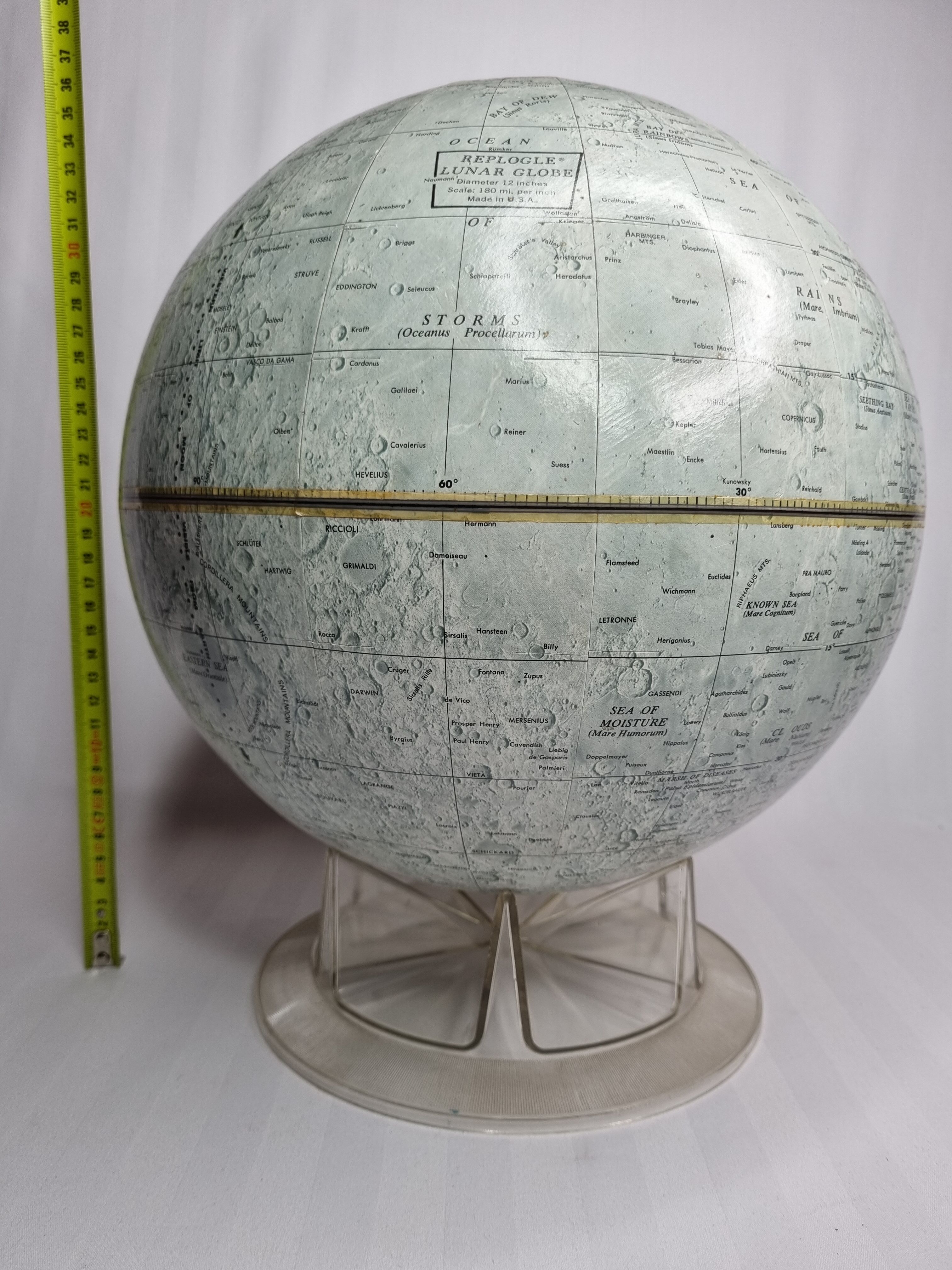 Vintage lunar globe made in u.s.a., 30 cm on base