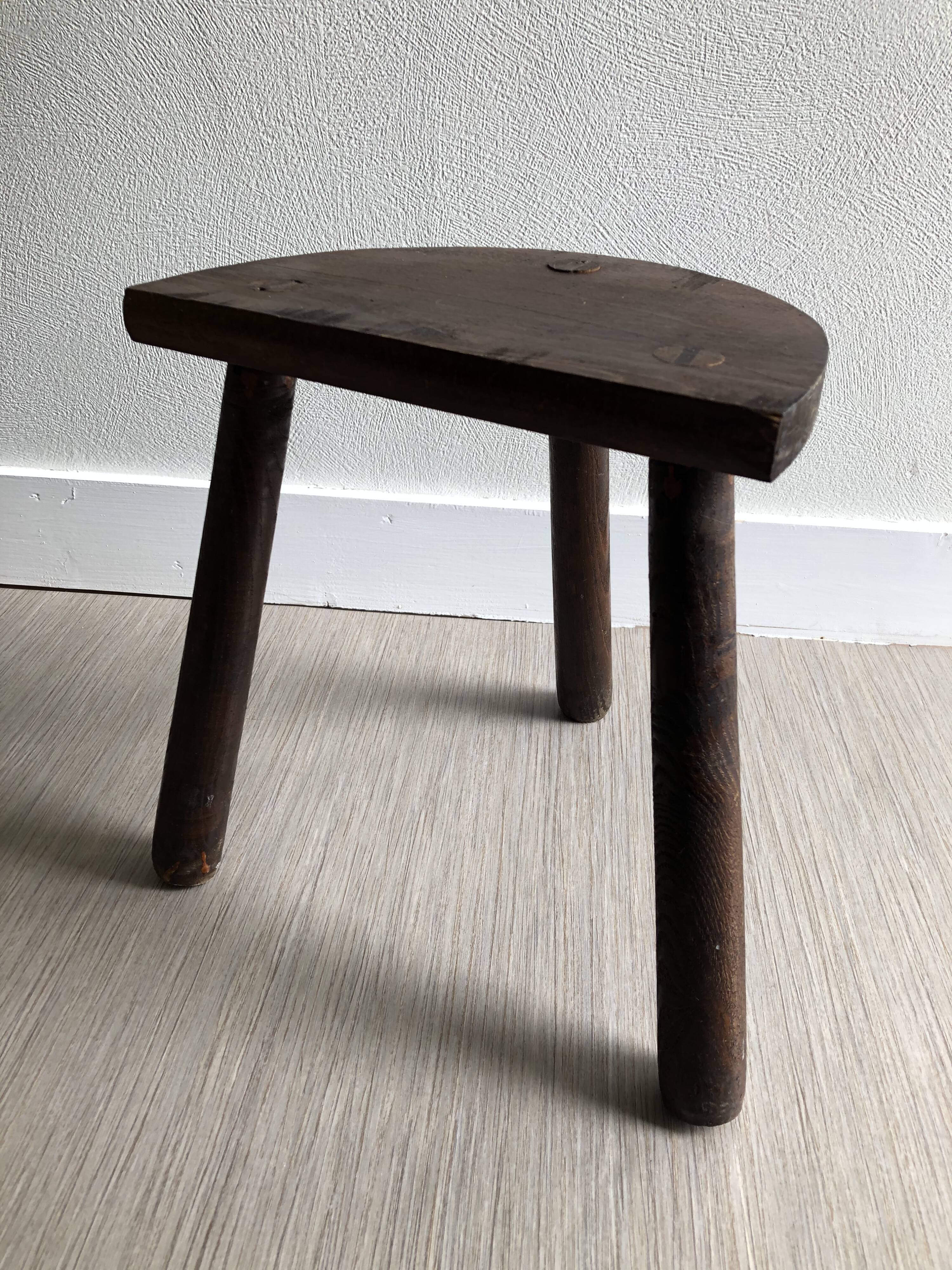 Tabouret tripode bois