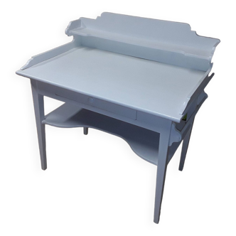 Late nineteenth century toiletry table