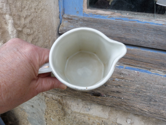 Pitcher Pillivuyt Mehun france ceramic patterns florets