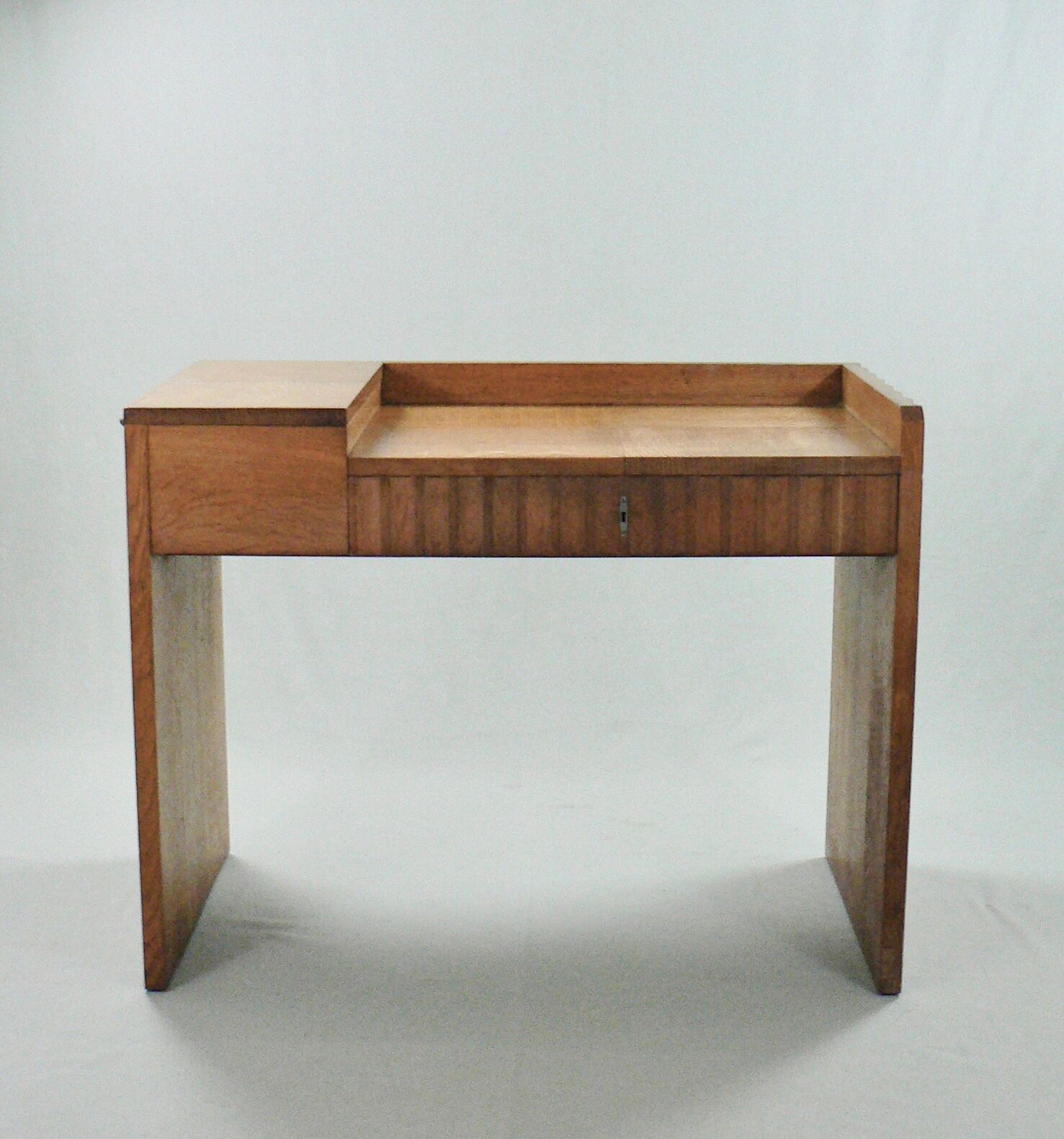 An desk chene peridode reconstruction