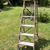 Escabeau de peintre ancien en bois