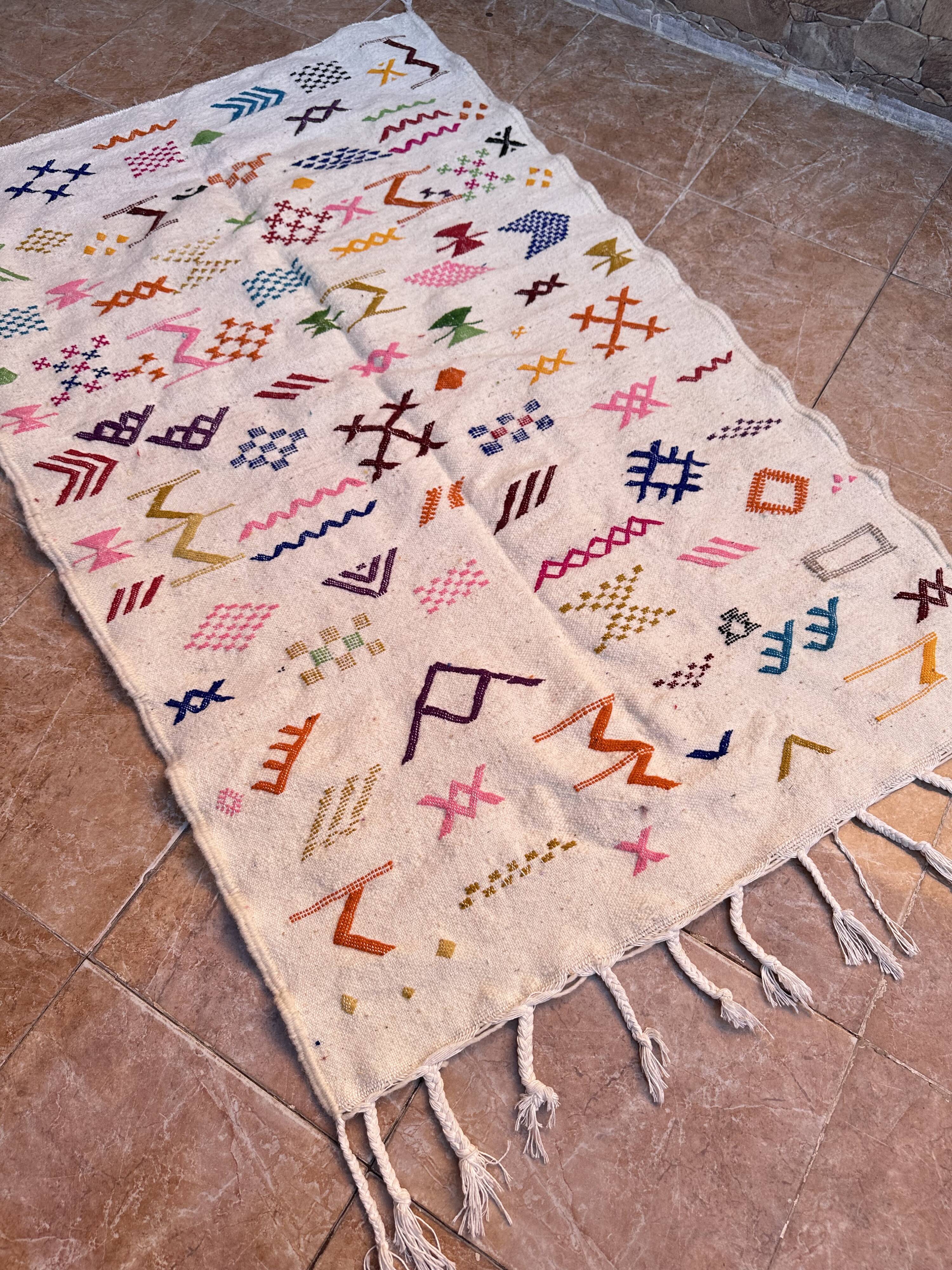 Handmade wool Berber rug – Colourful bohemian Moroccan kilim