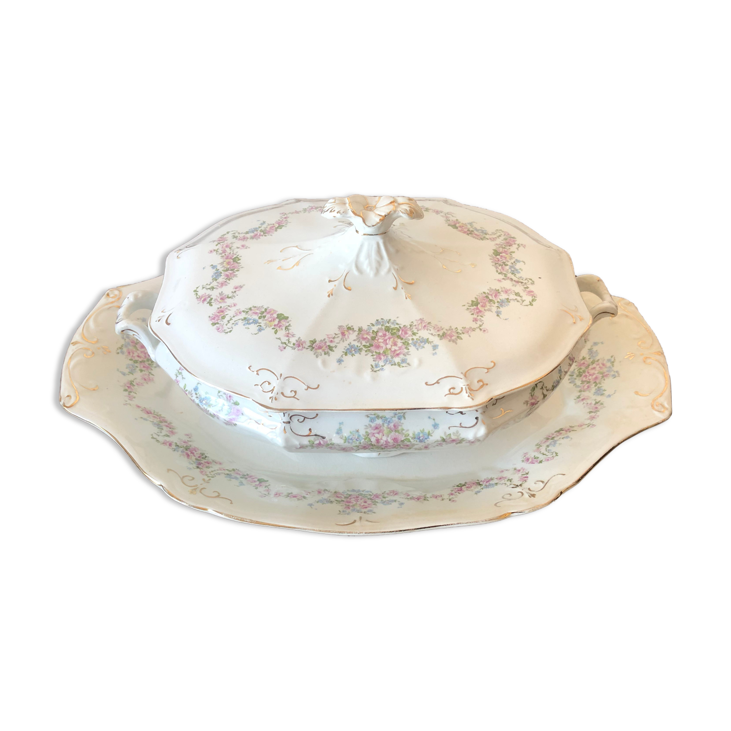 Romantic soup bowl