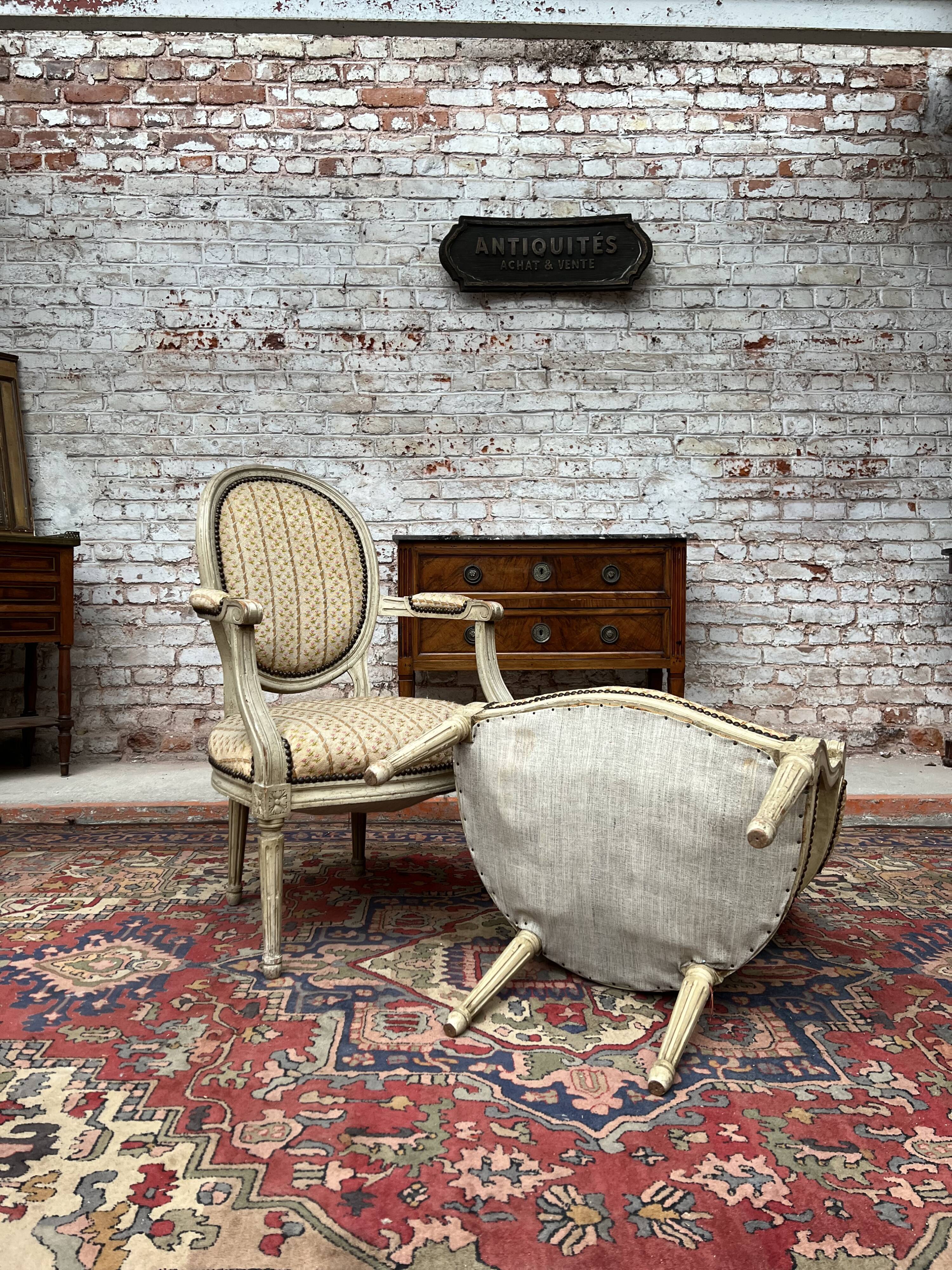 Pair of Armchairs with Back Medallion Lacquered Wood Louis XVI Style XIX Century