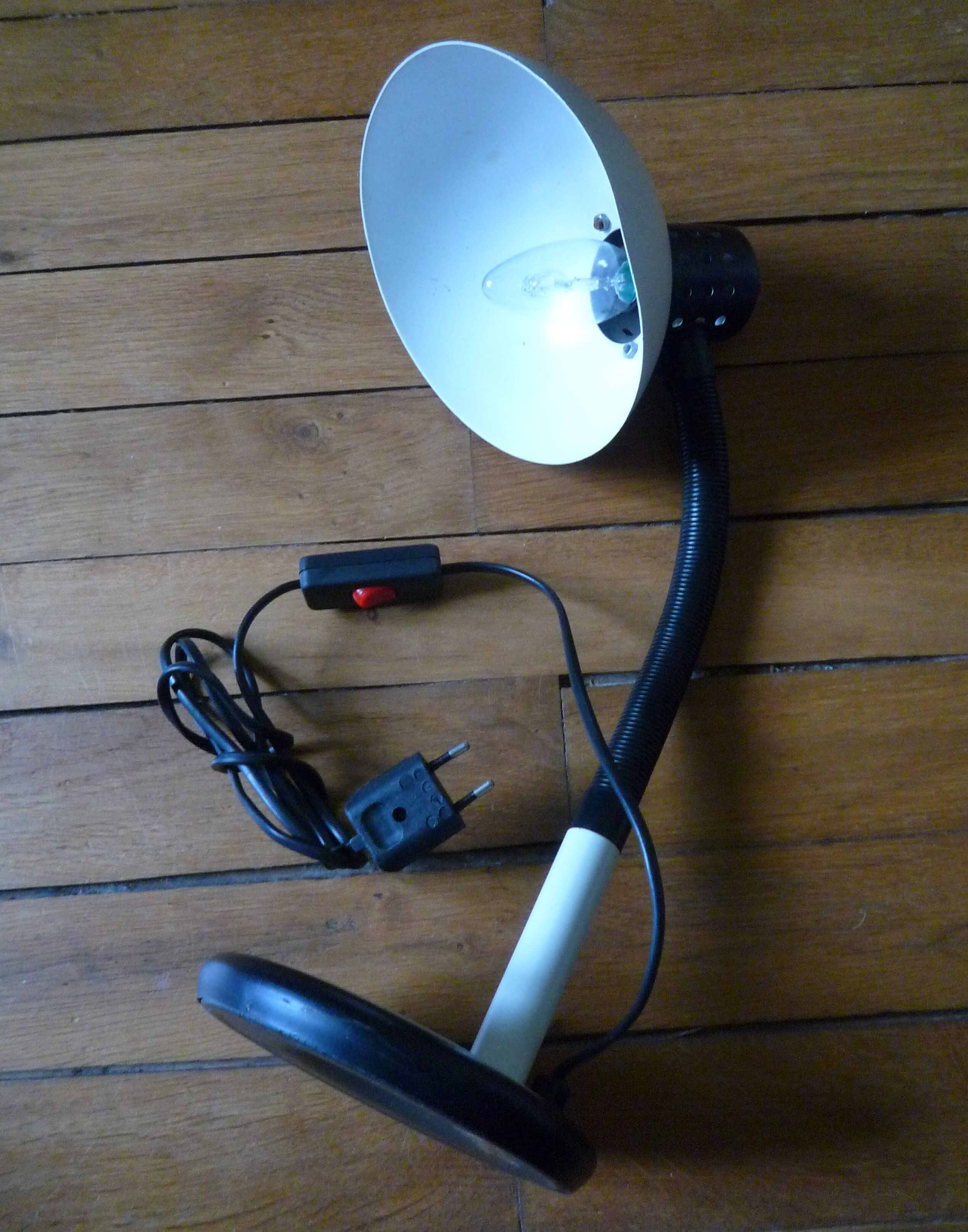 White articulated desk lamp, vintage 1960s