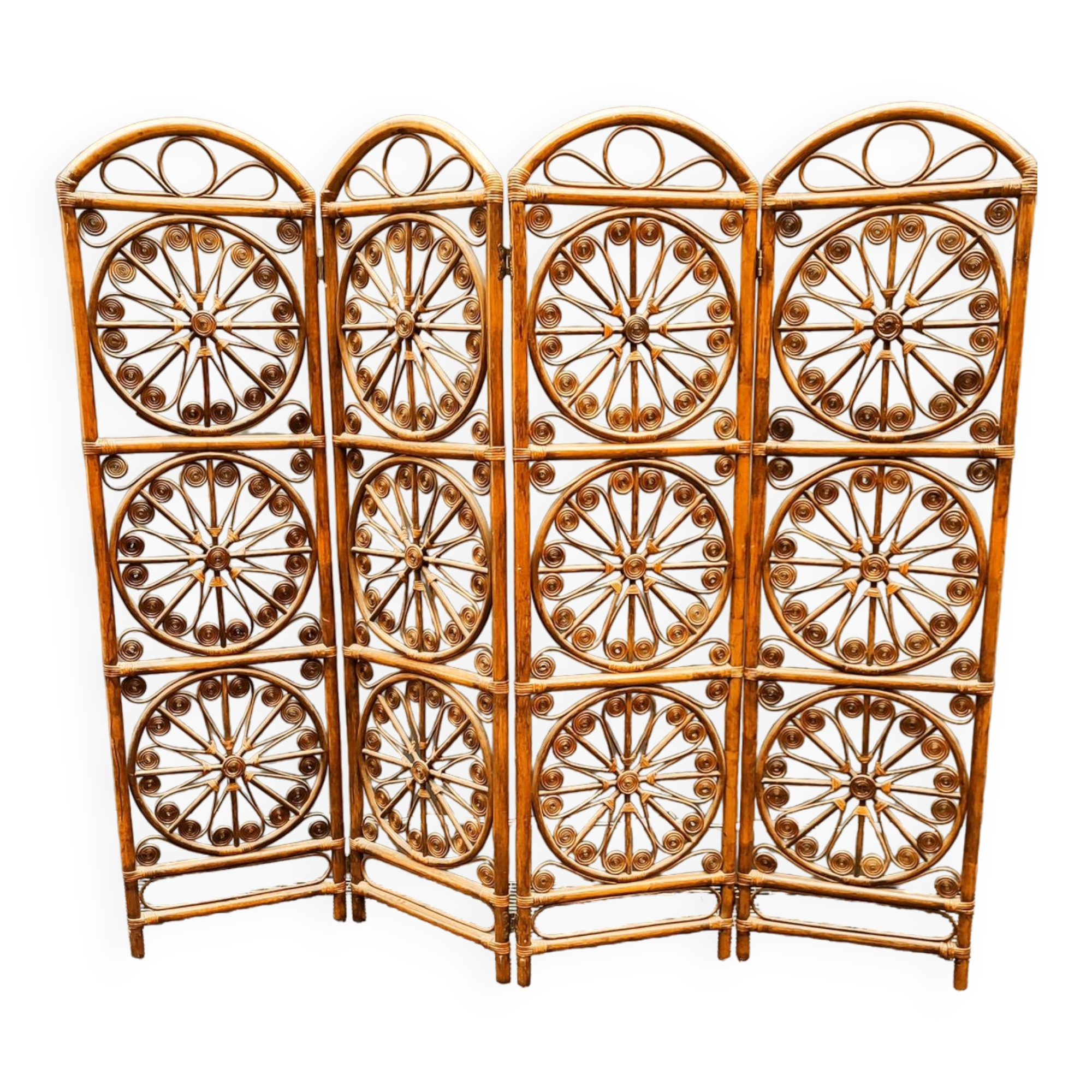 4-leaf peacock rattan screen