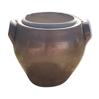 Vintage sandstone pot