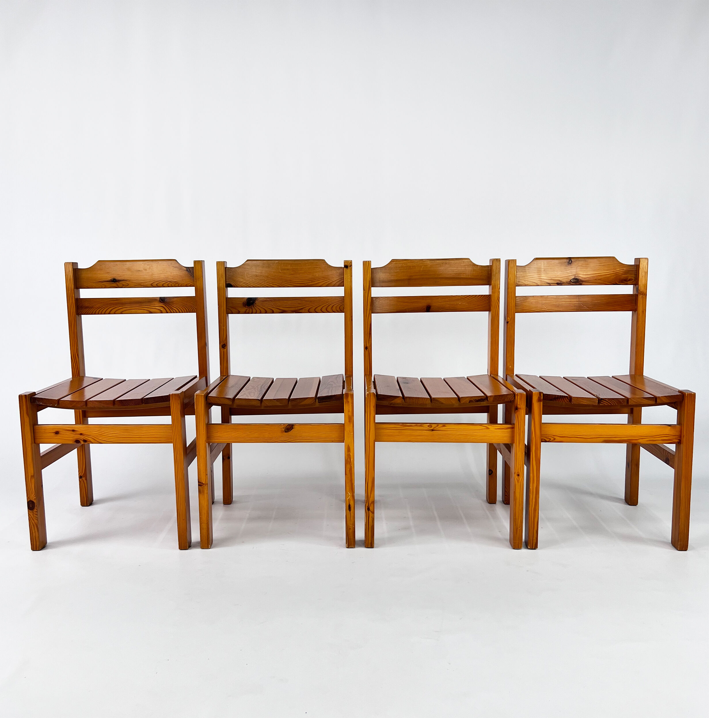 Set of 4 Vintage Pine Chairs, France, 1970s